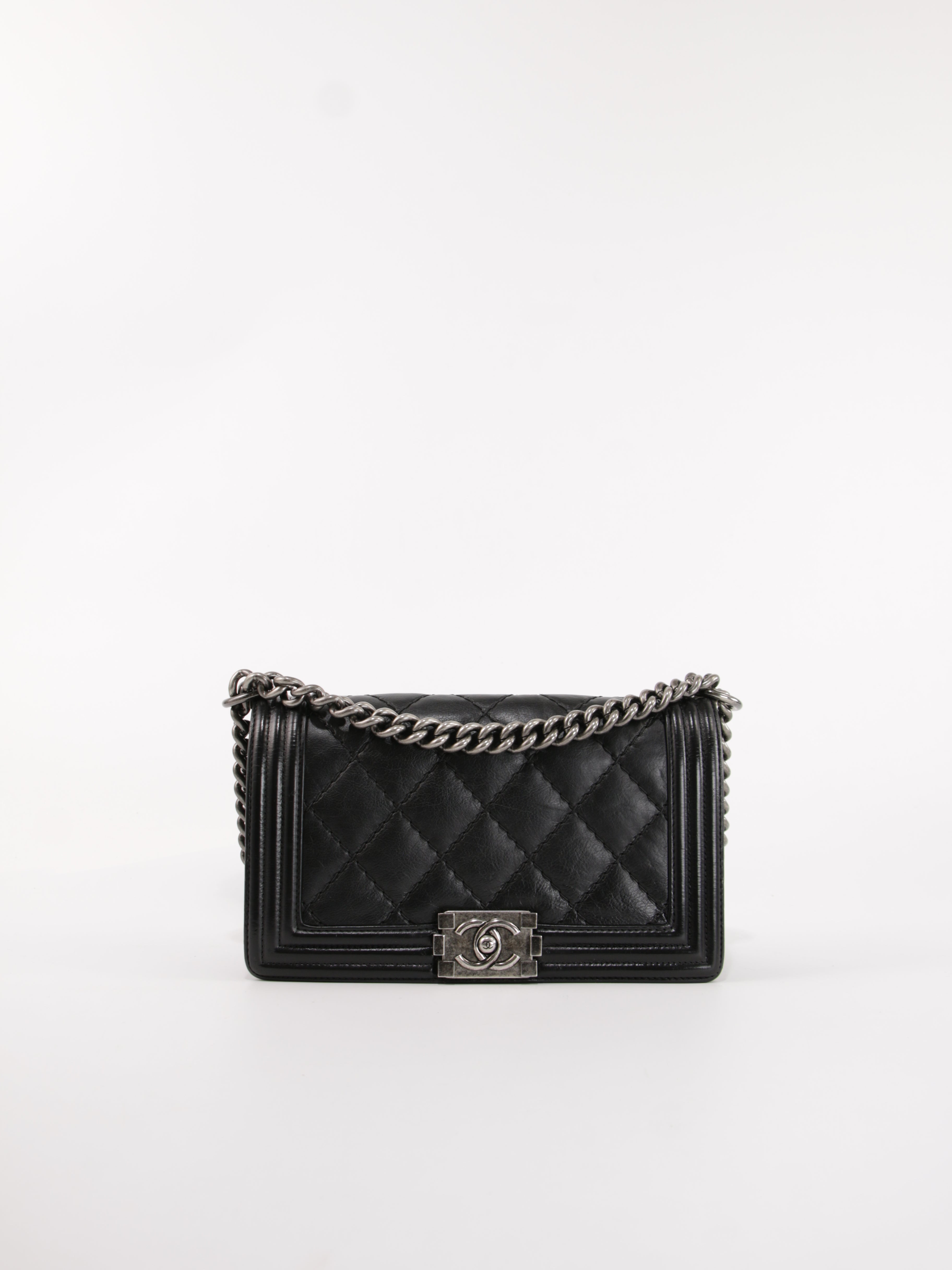 CHANEL - MEDIUM BOY
