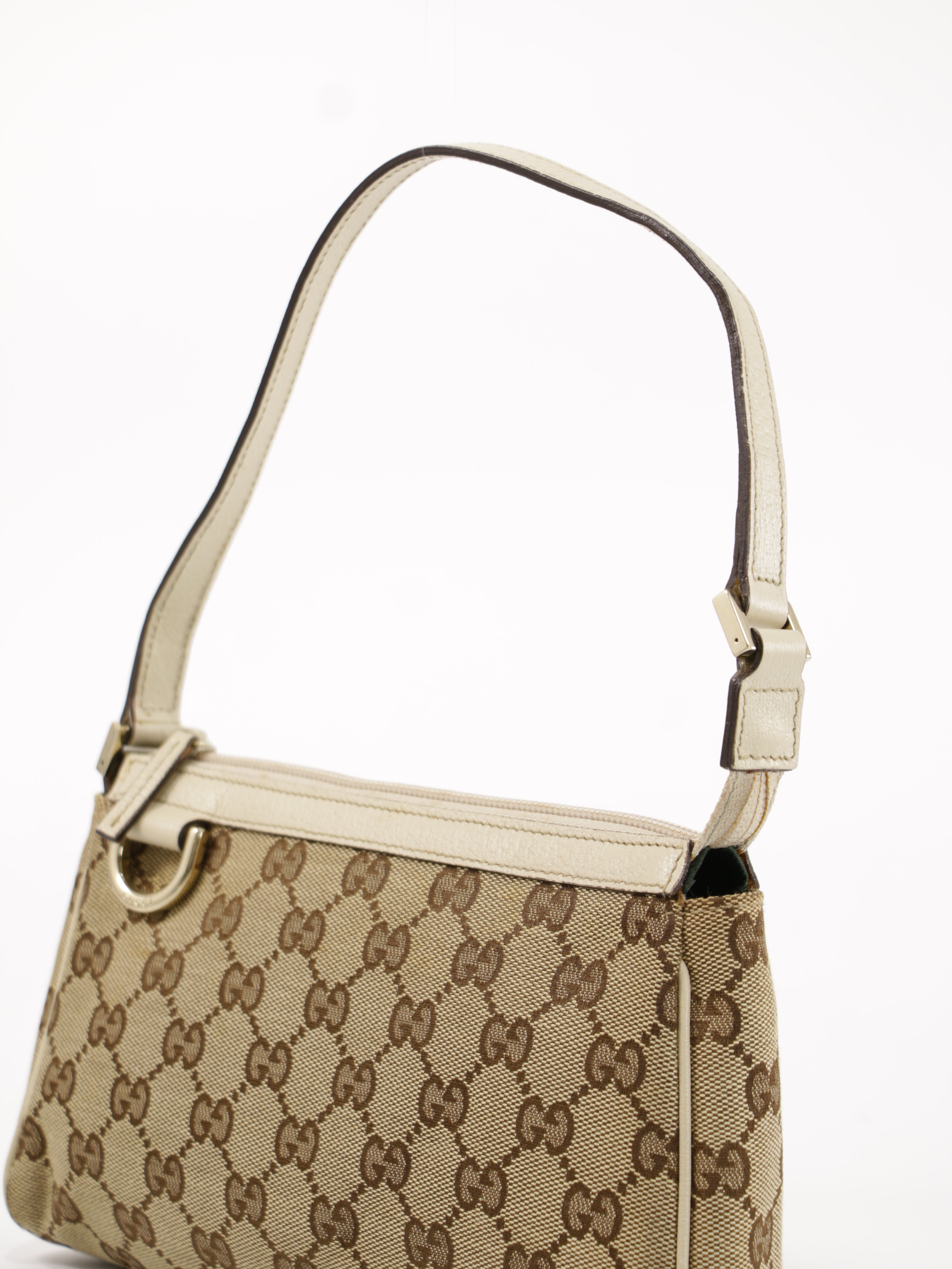 Abbey D-Ring Pochette