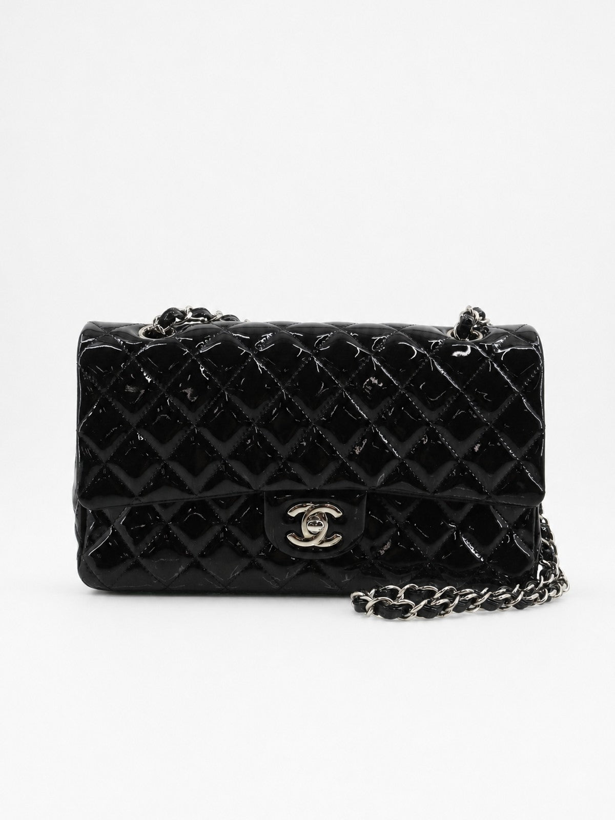 CHANEL - MEDIUM CLASSIC FLAP