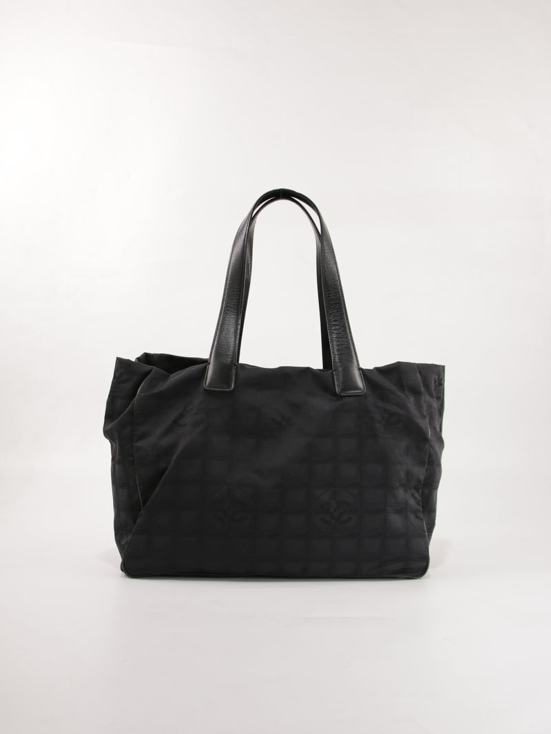 CHANEL - MEDIUM NEW TRAVEL LINE TOTE