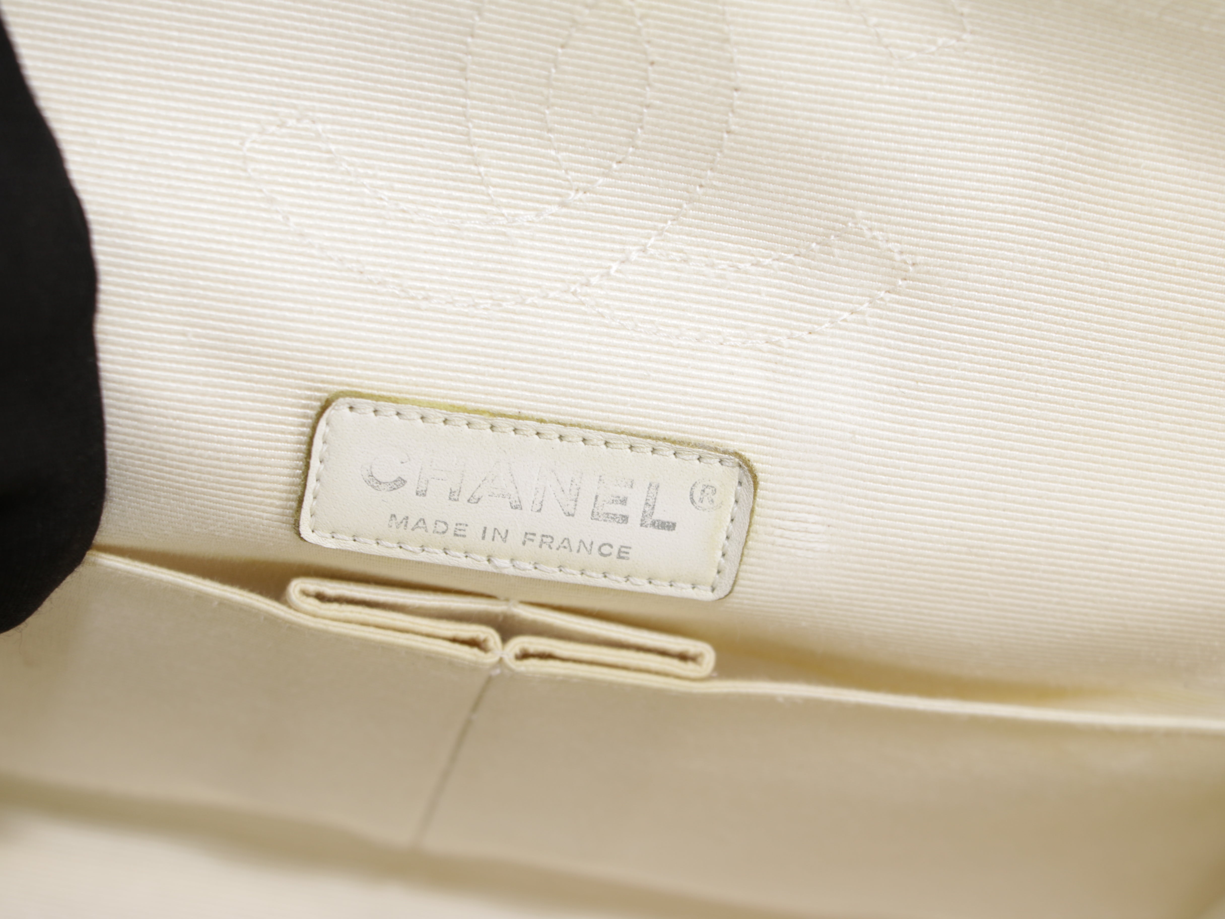 Medium Classic Flap