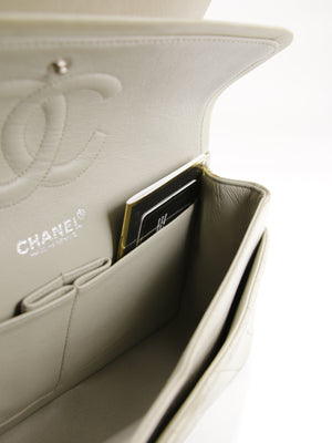 Medium Classic Flap