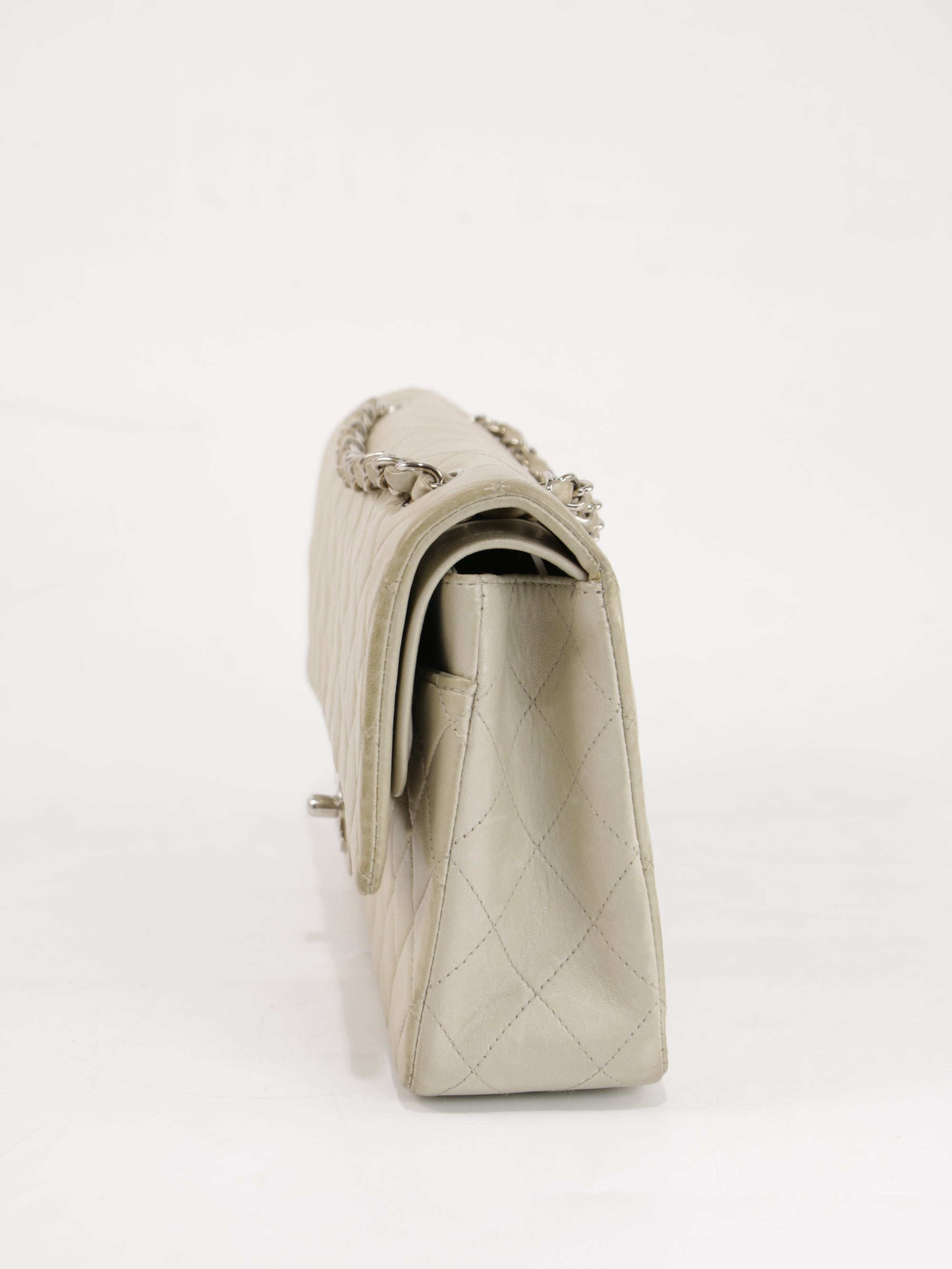 Medium Classic Flap