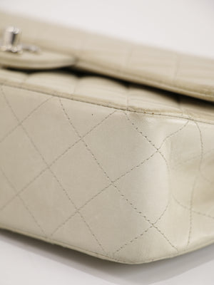 Medium Classic Flap