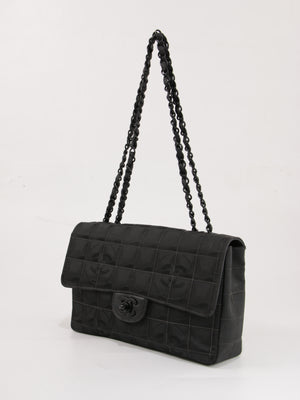 Medium Classic Flap