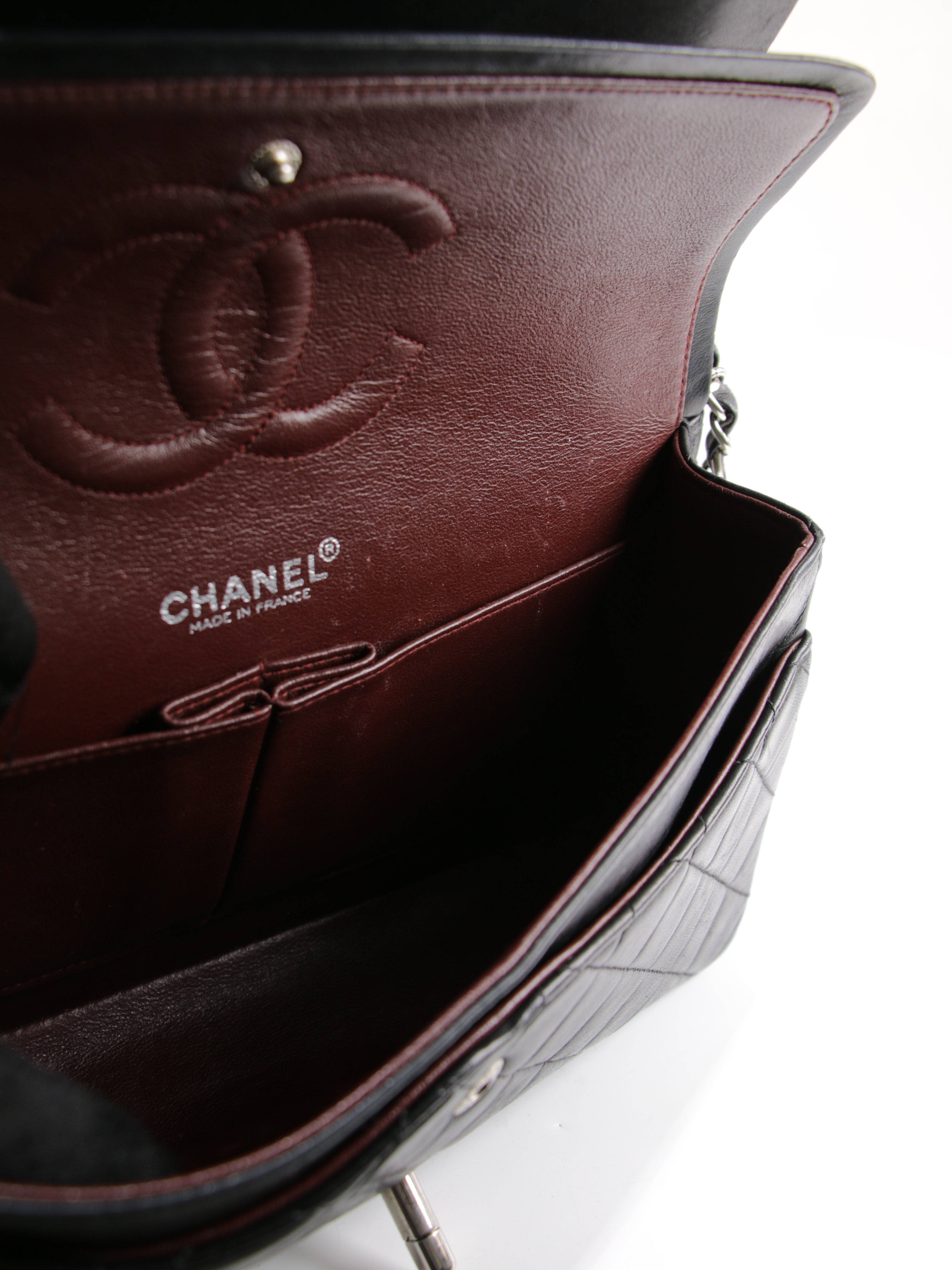 #131 Medium Classic Flap