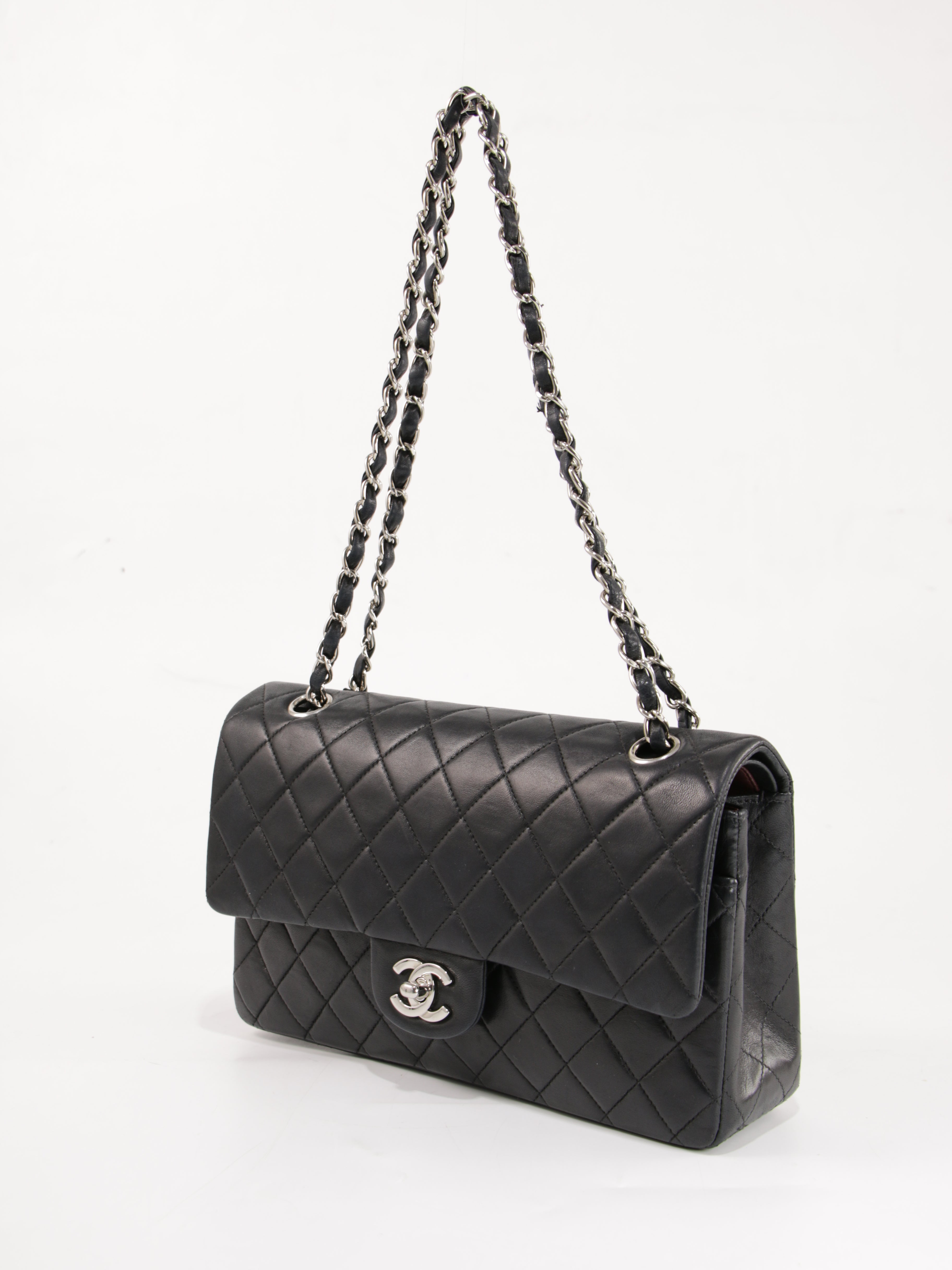 #131 Medium Classic Flap