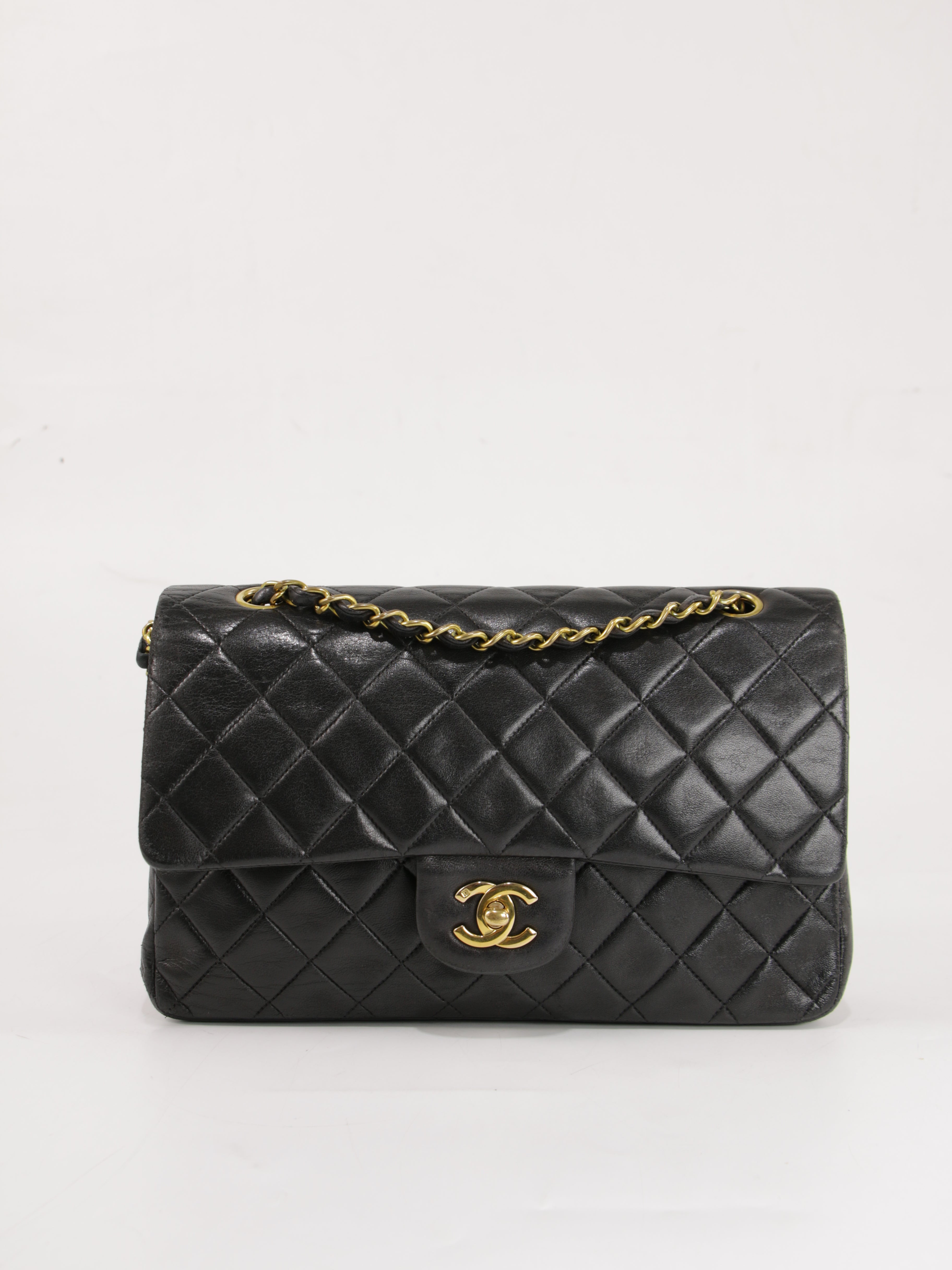 Medium Classic Flap