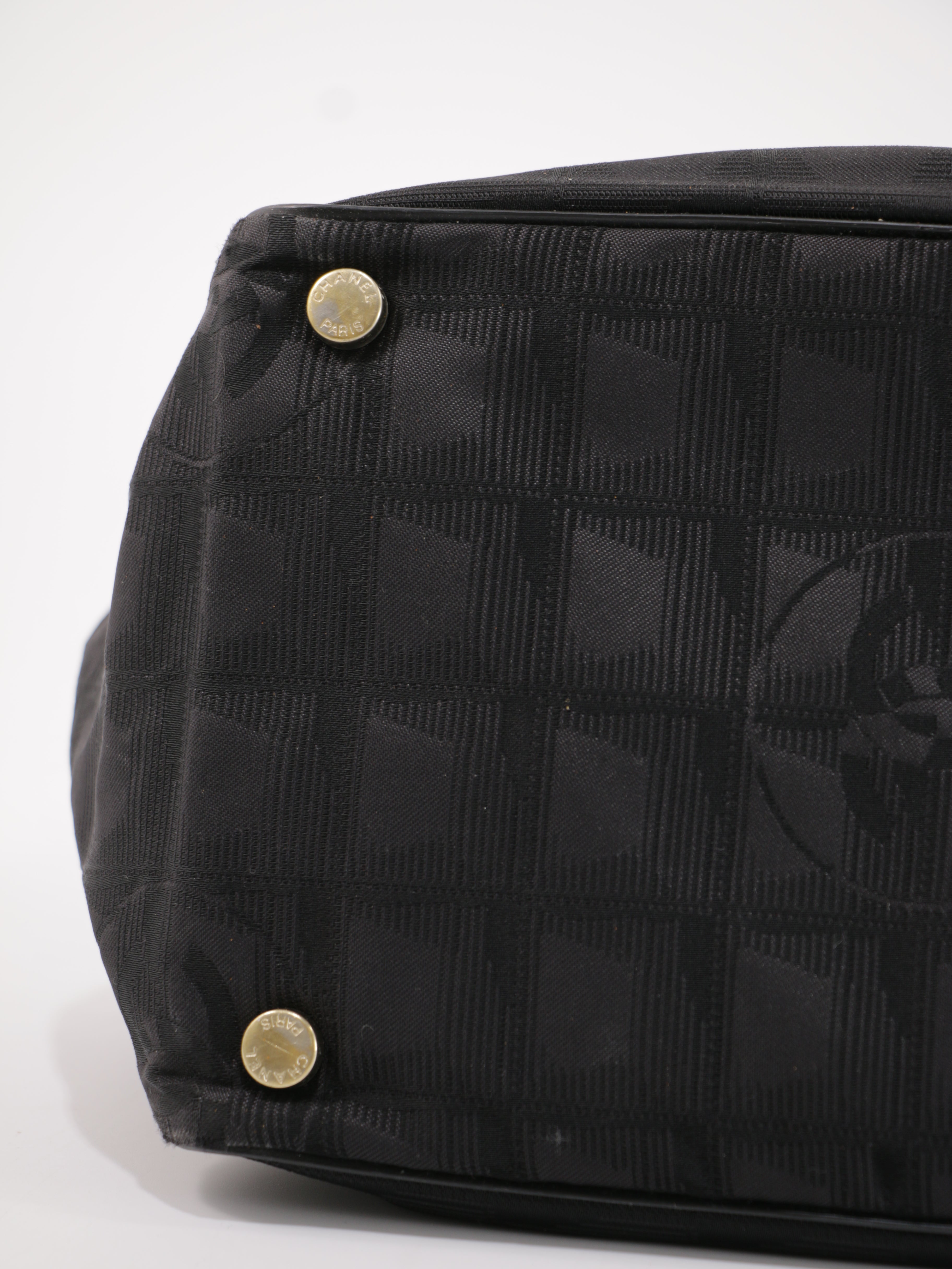 Medium New Travel Line Tote