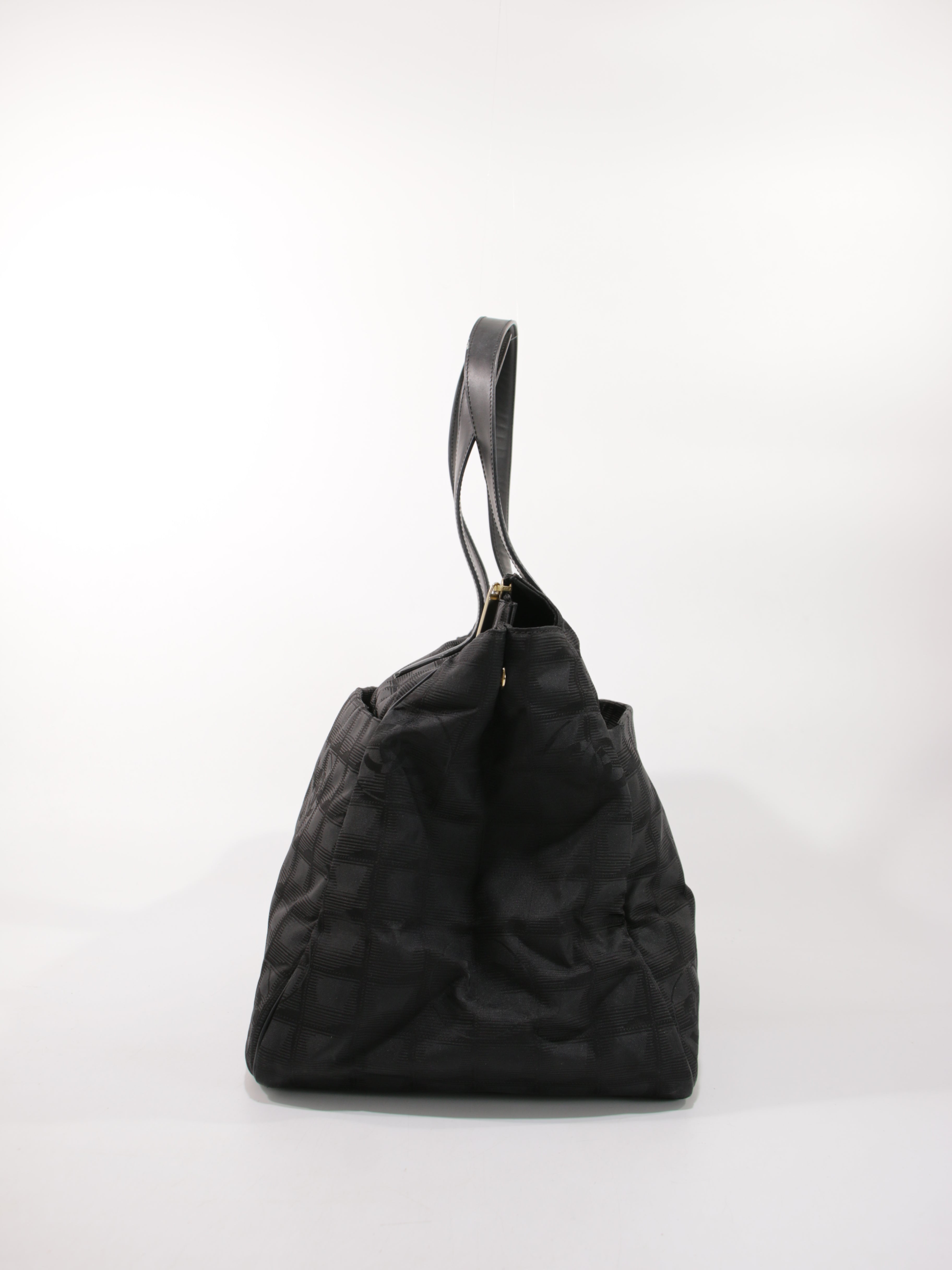 Large Travel Line Tote