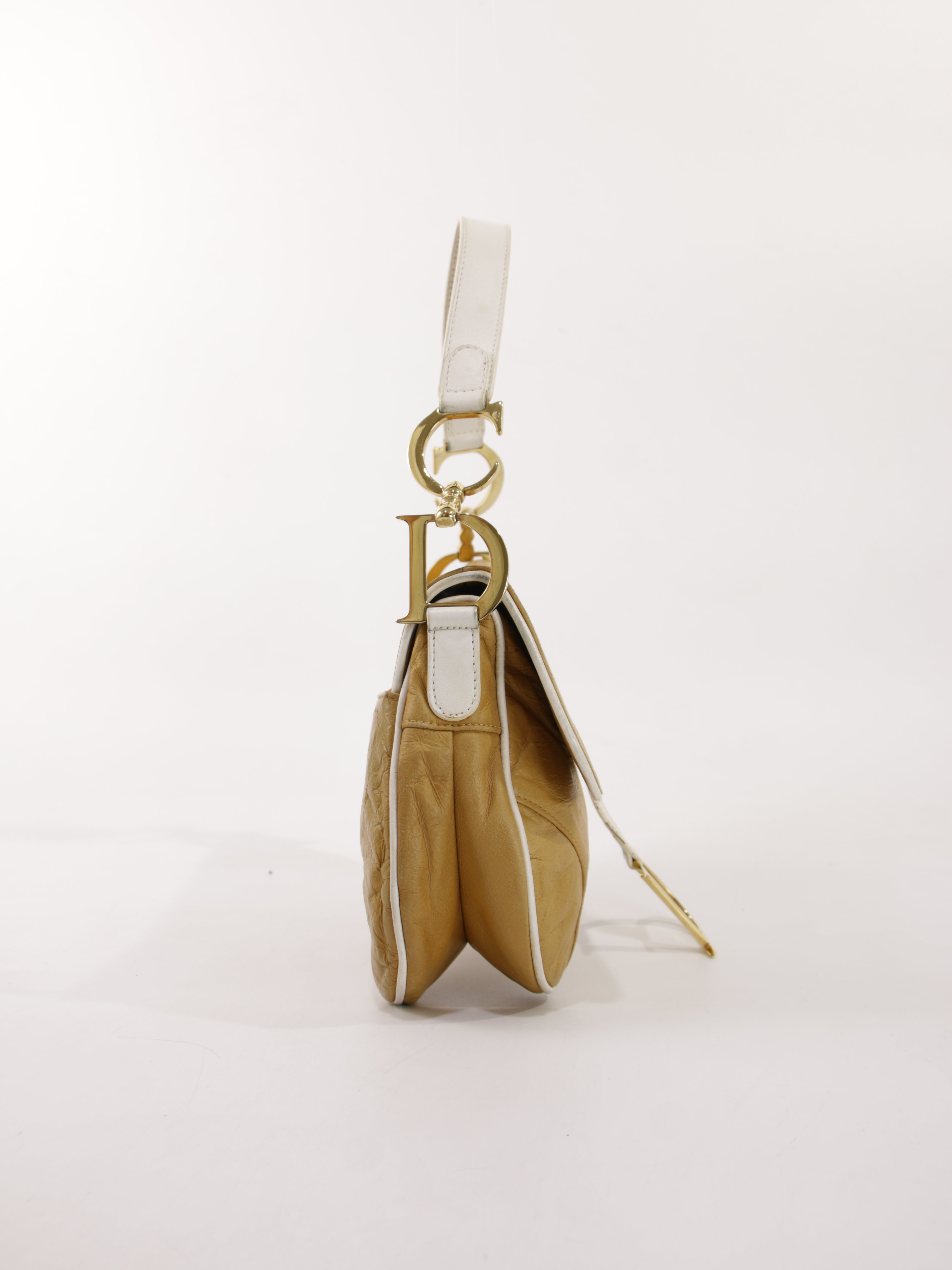 Saddle