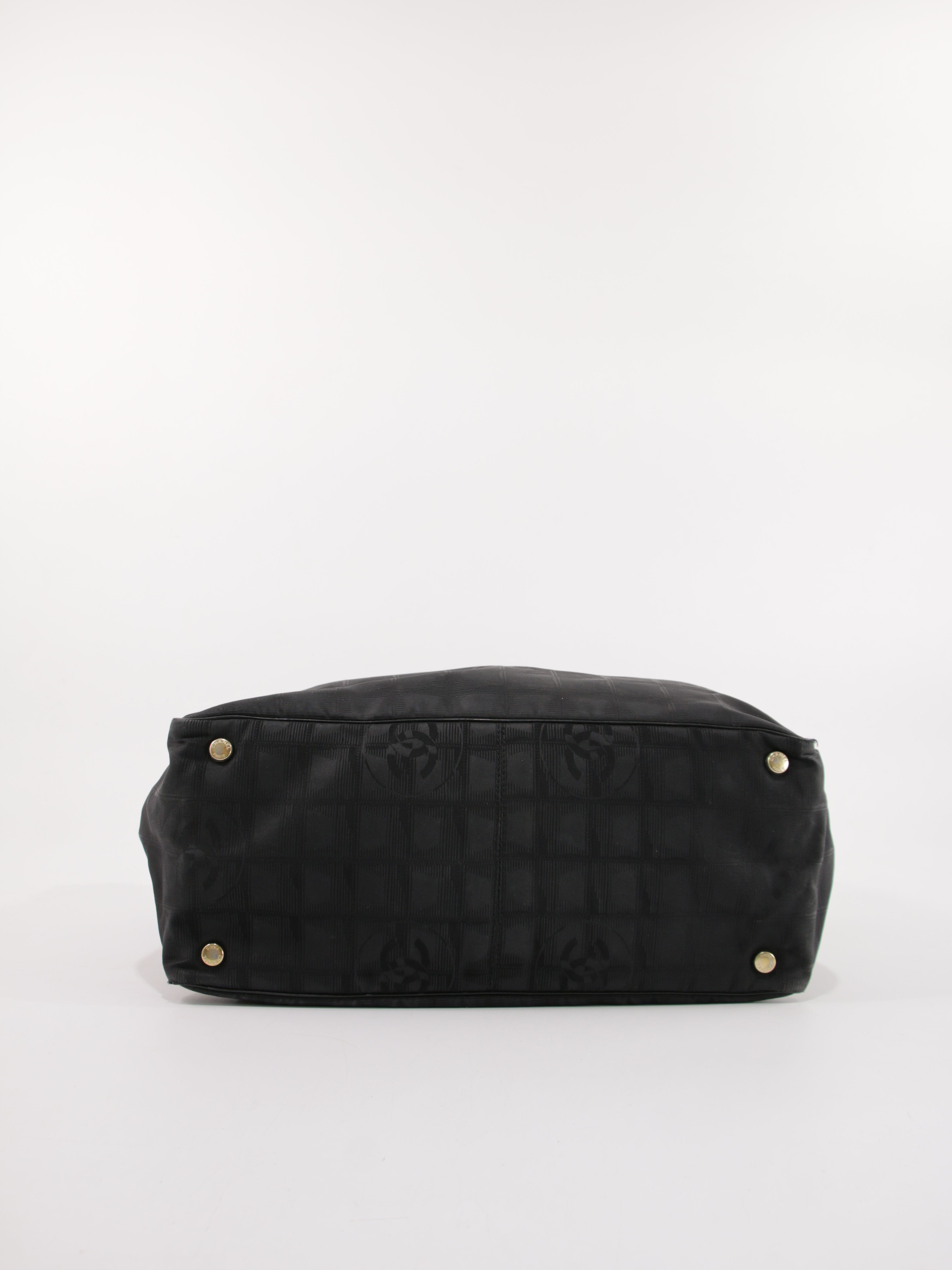 Medium New Travel Line Tote