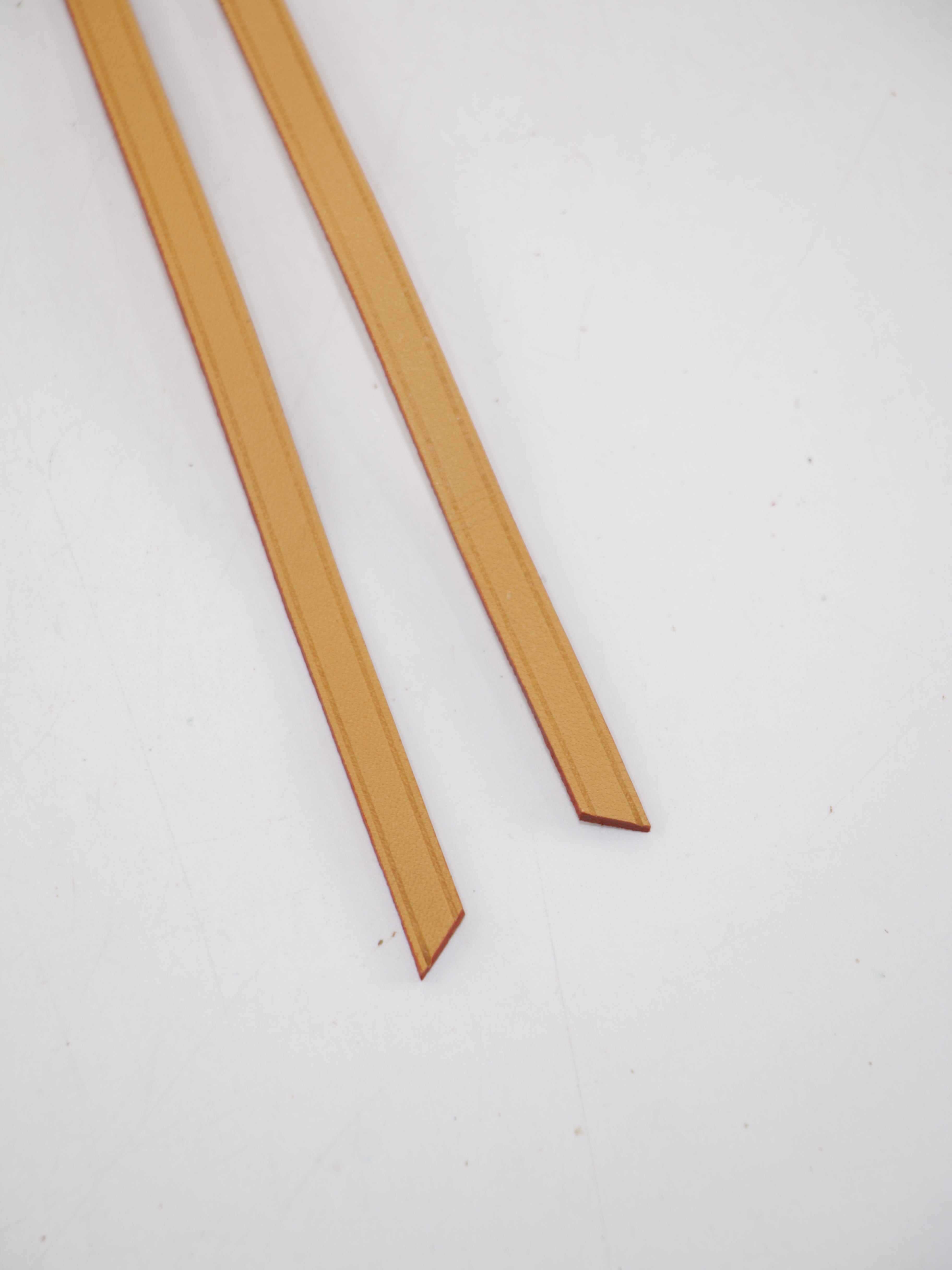 Noé Leather string