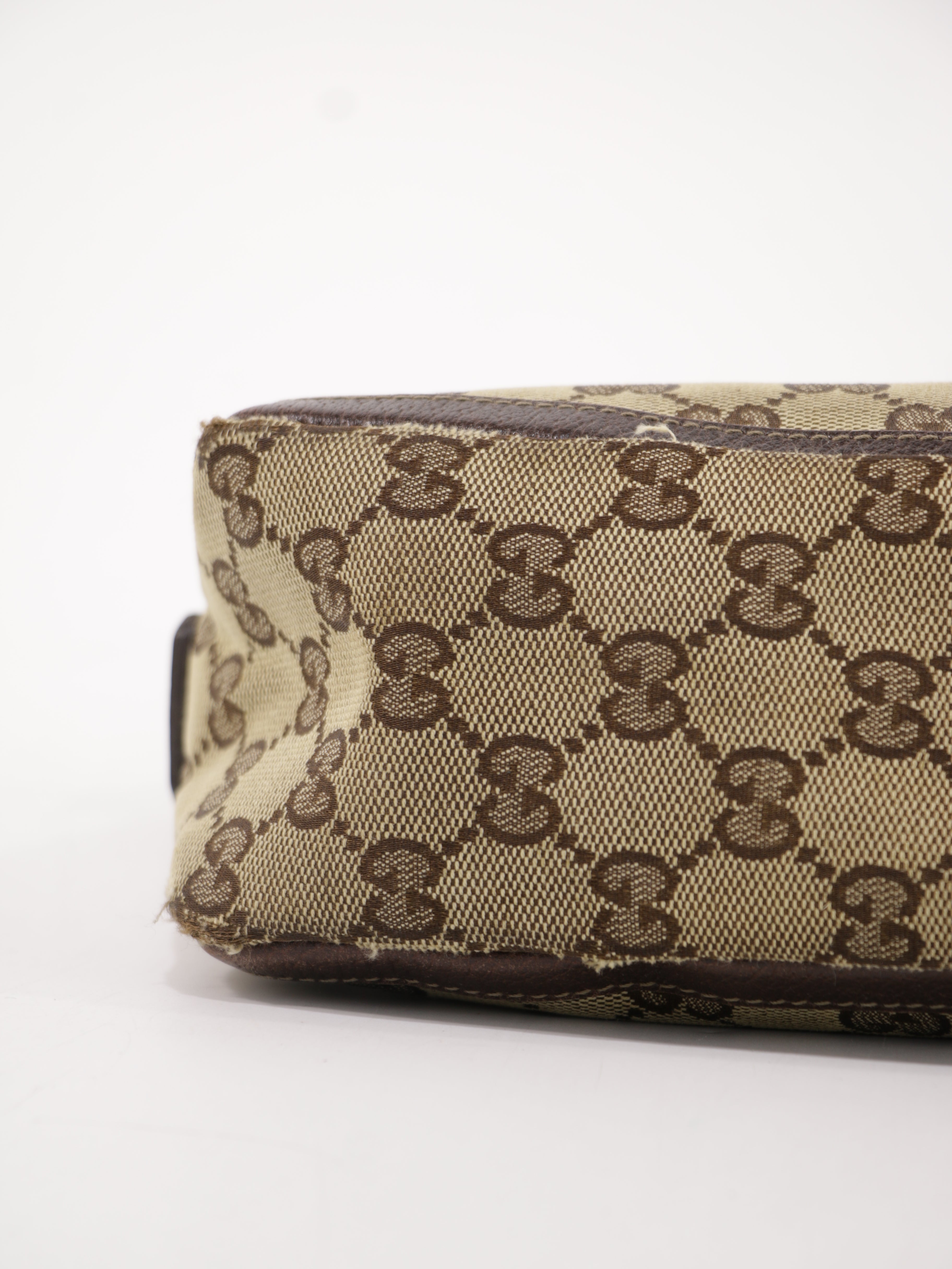 Abbey D-Ring Pochette