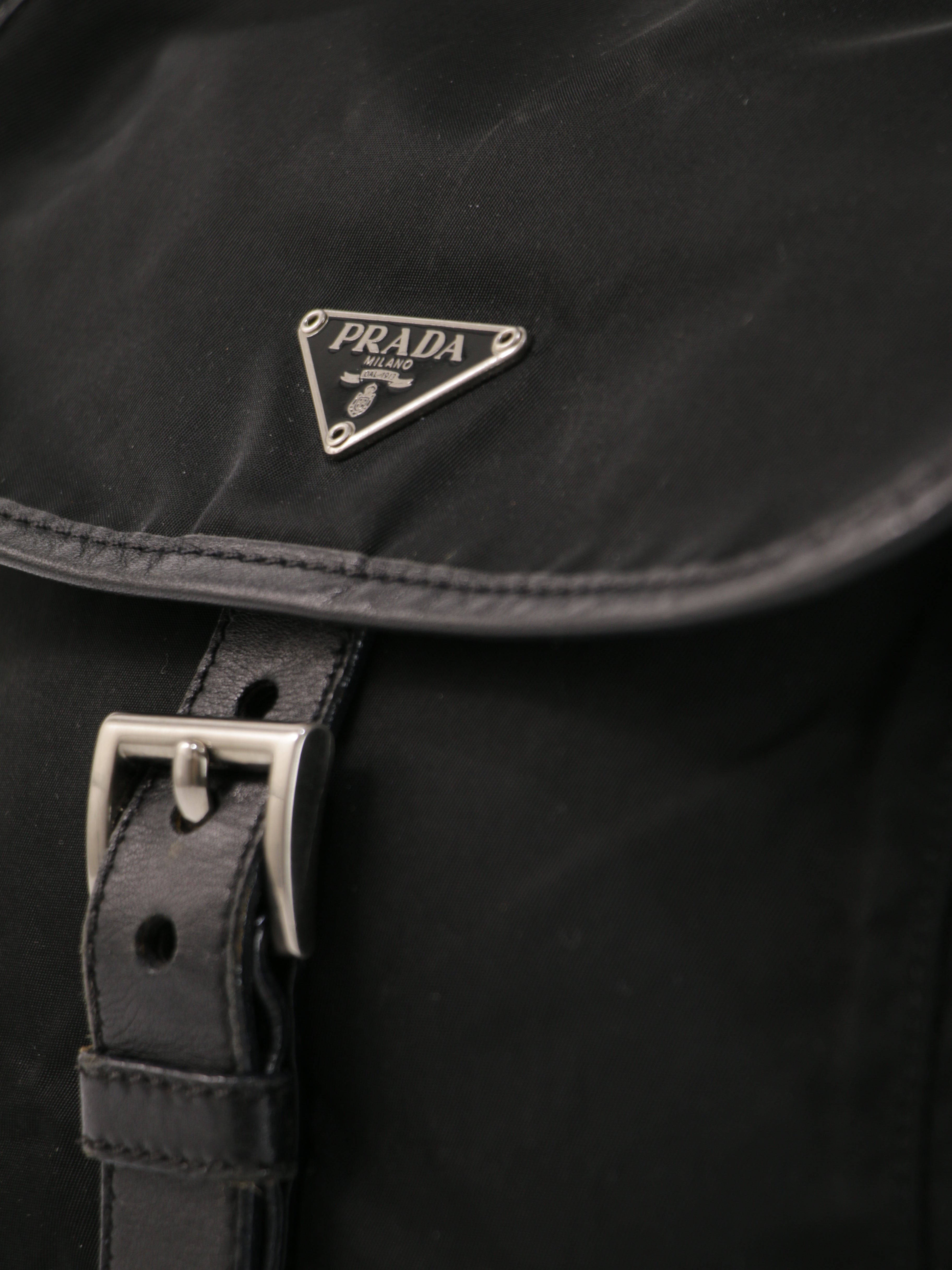 Single Buckle Messenger