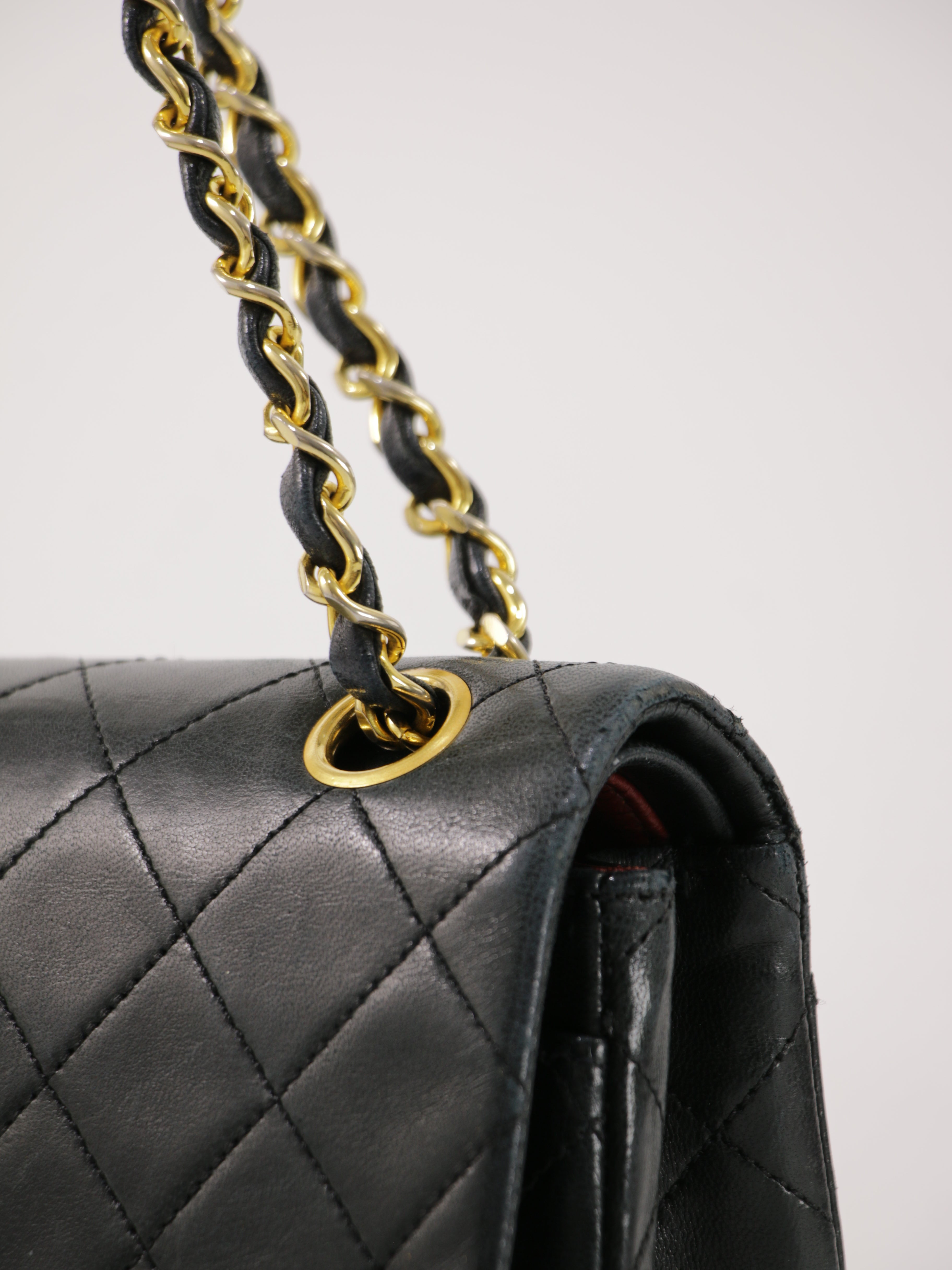 Medium Classic Flap