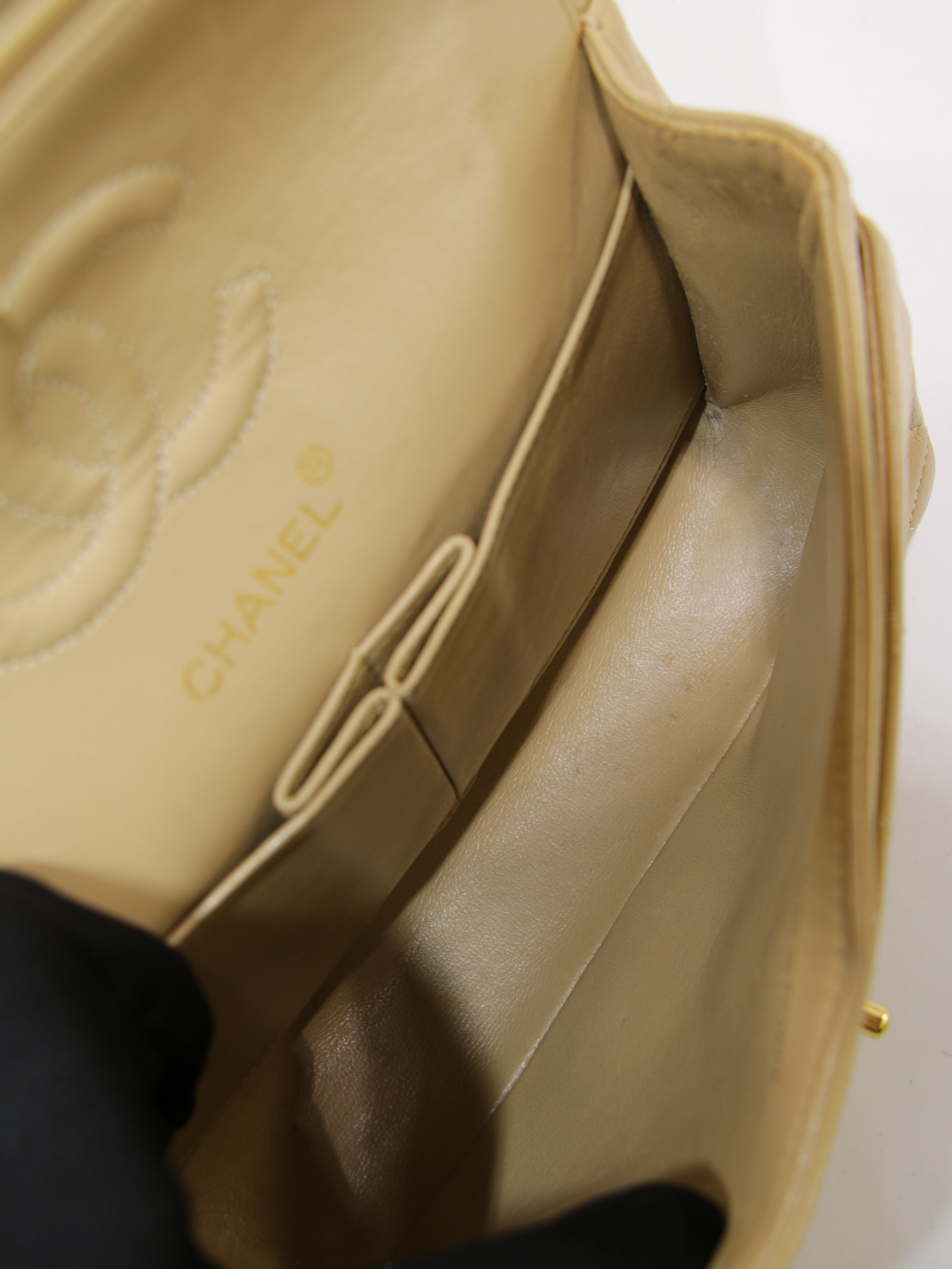 Small Classic Flap