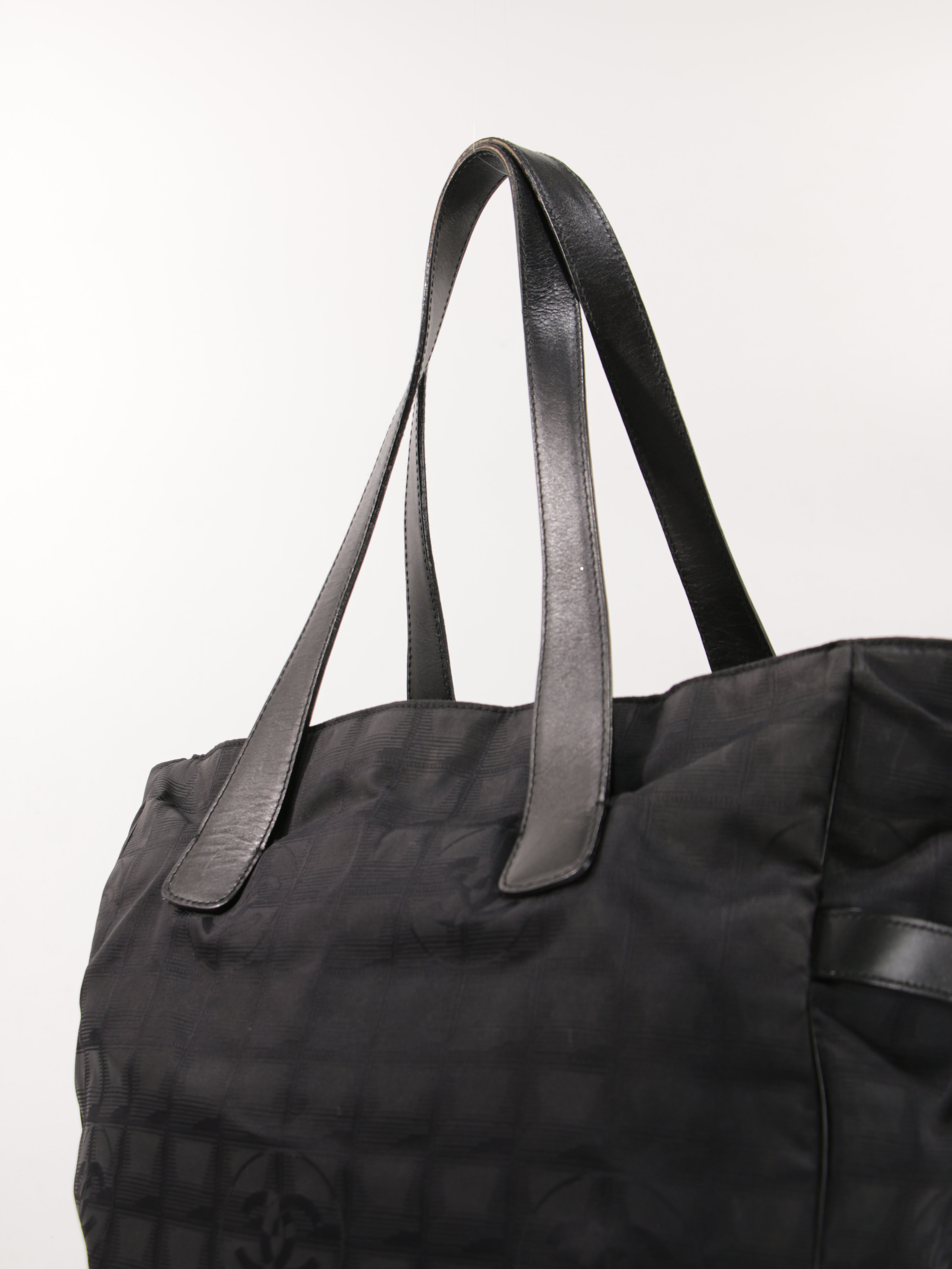 Large Travel Line Tote