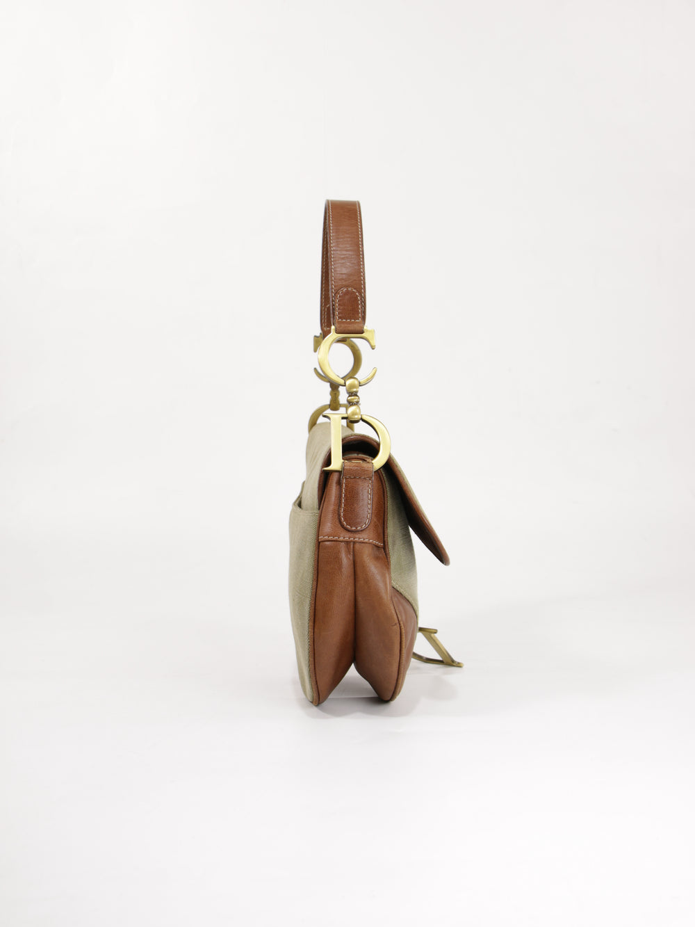 Saddle