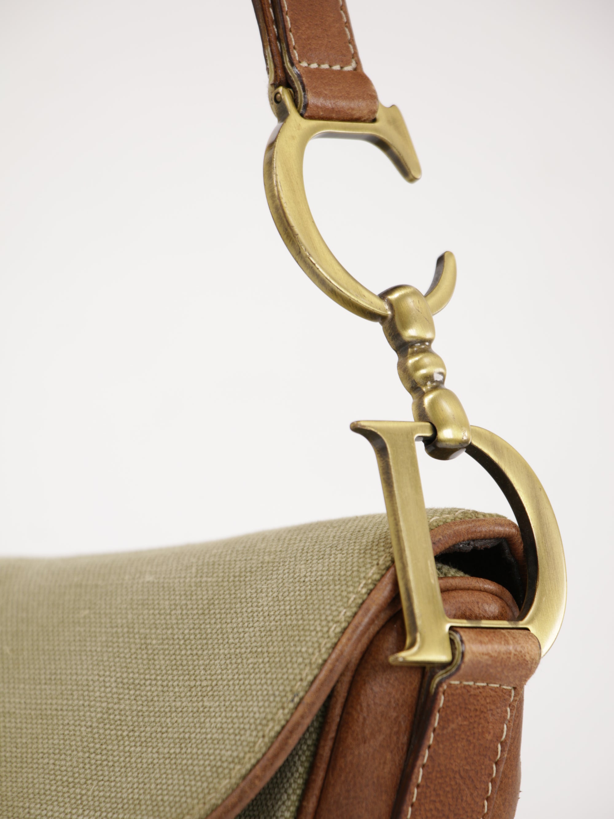 Saddle