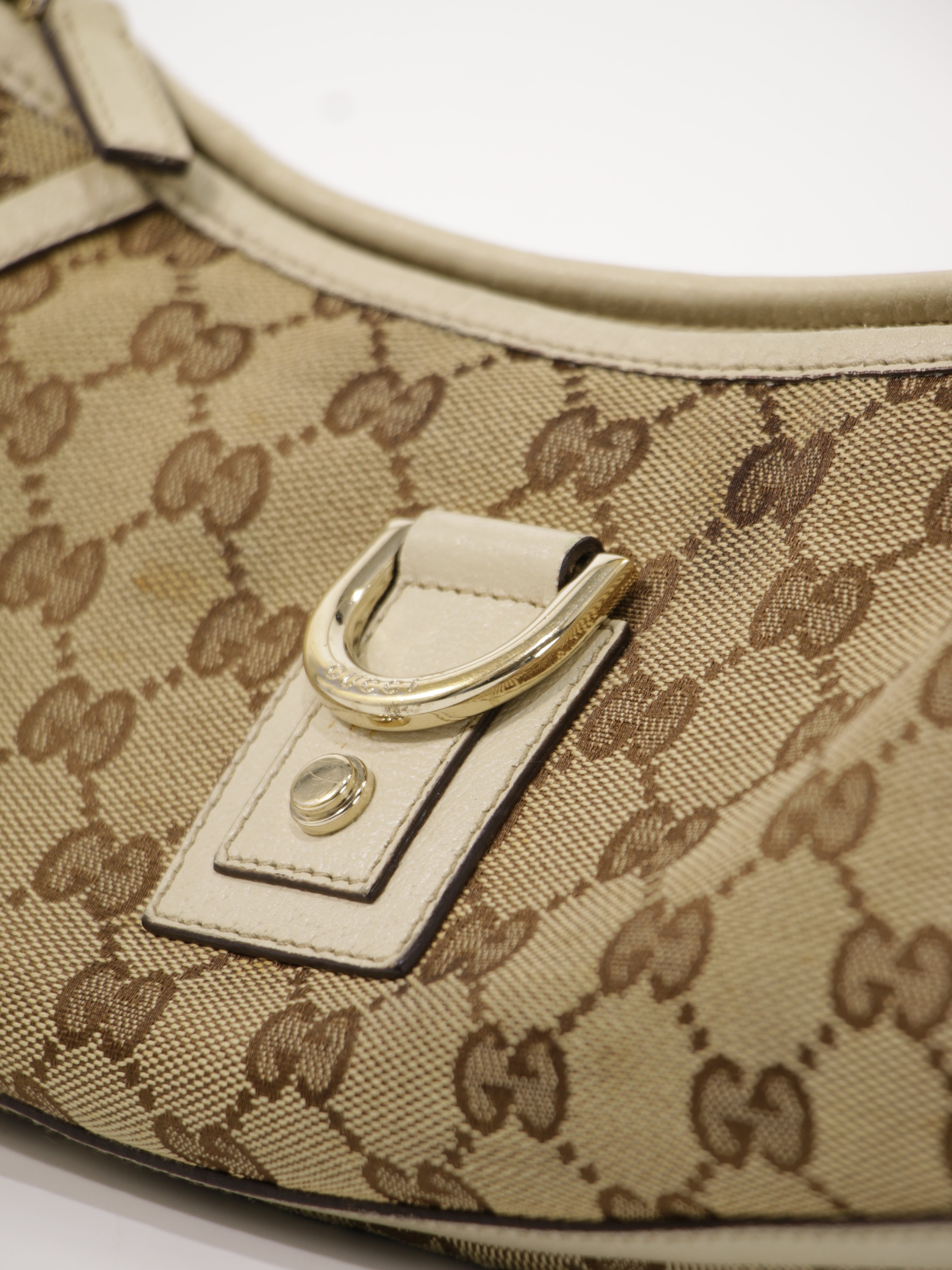 Abbey D-Ring Pochette