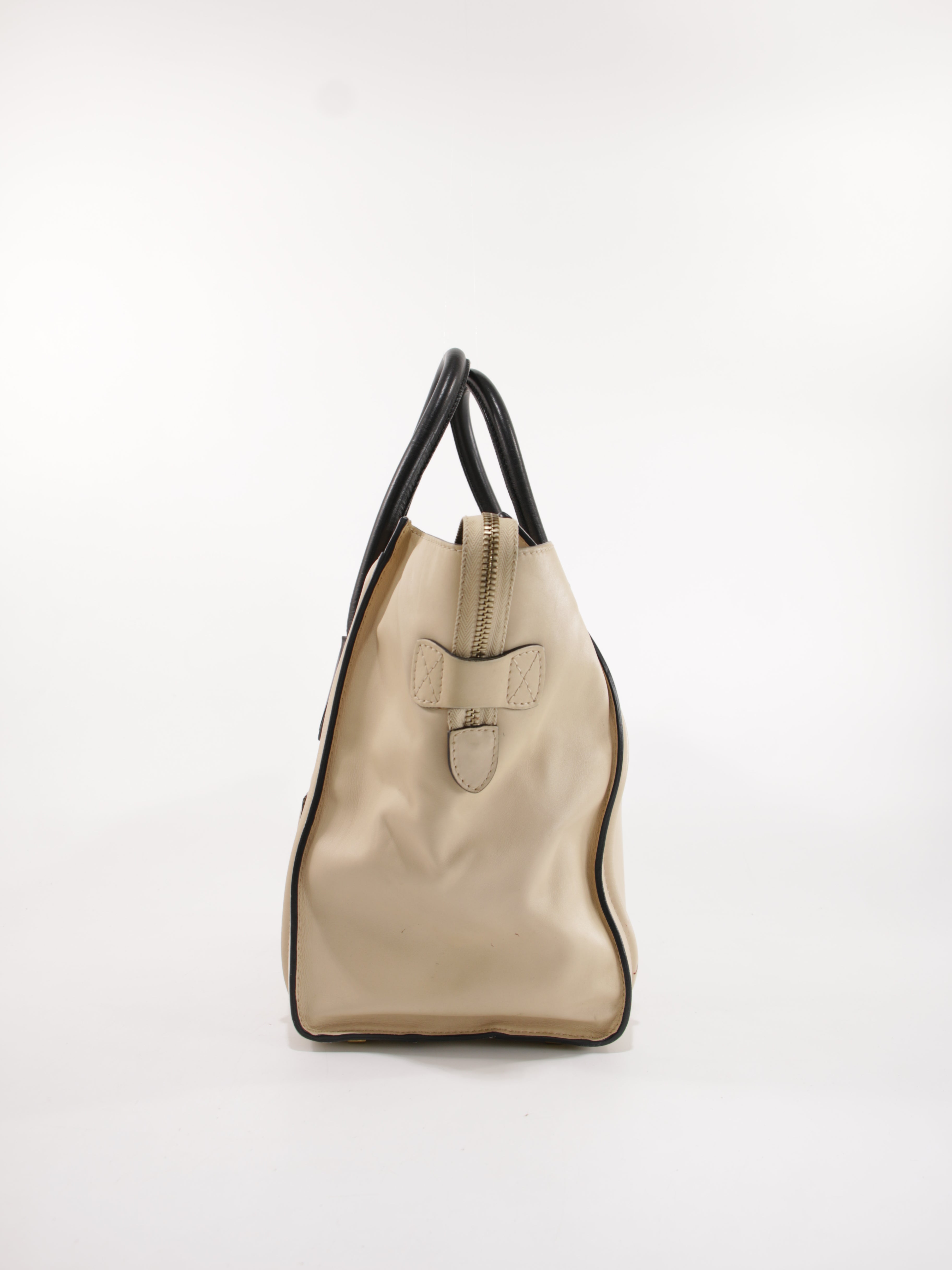 Medium Luggage