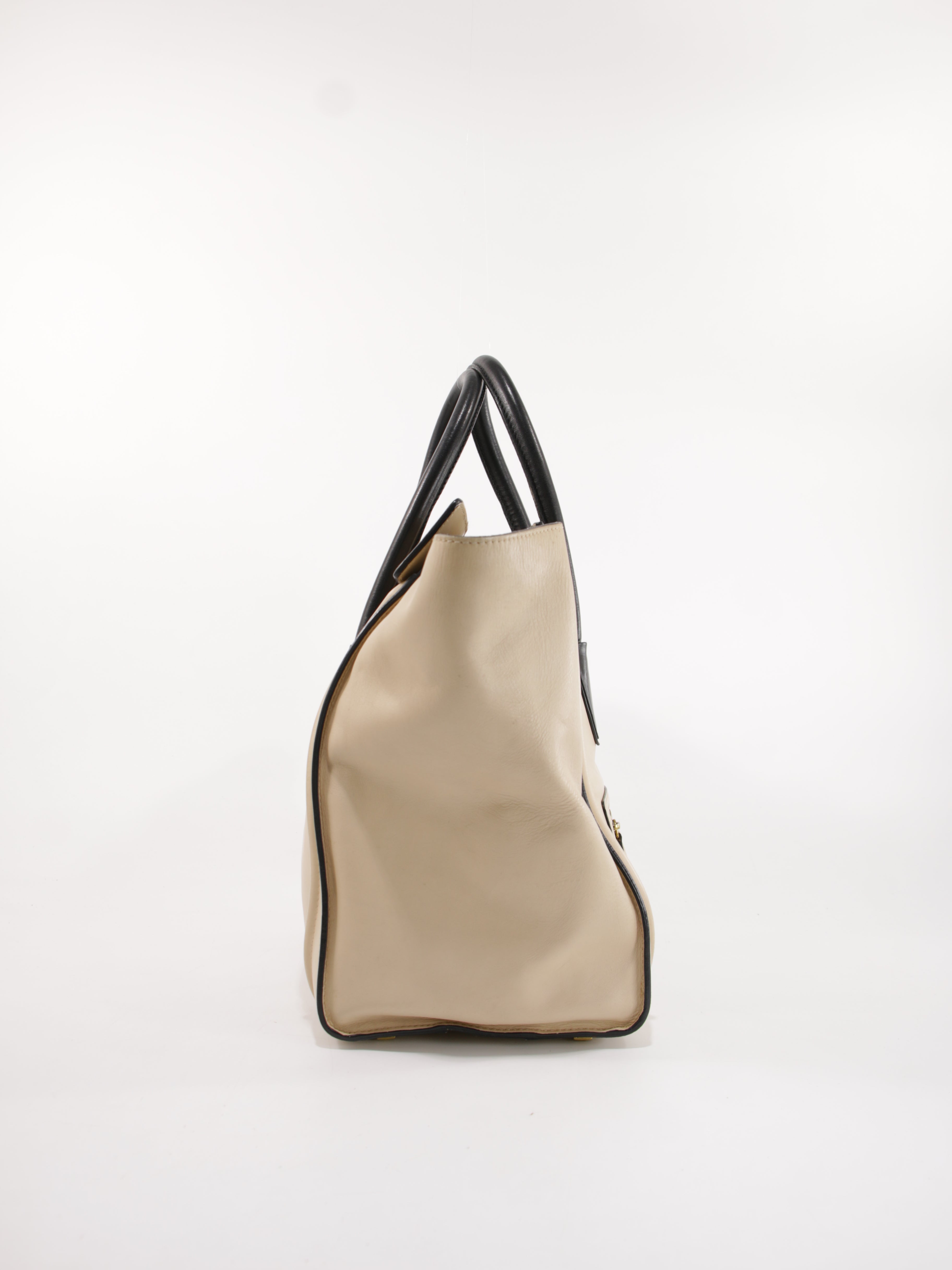 Medium Luggage