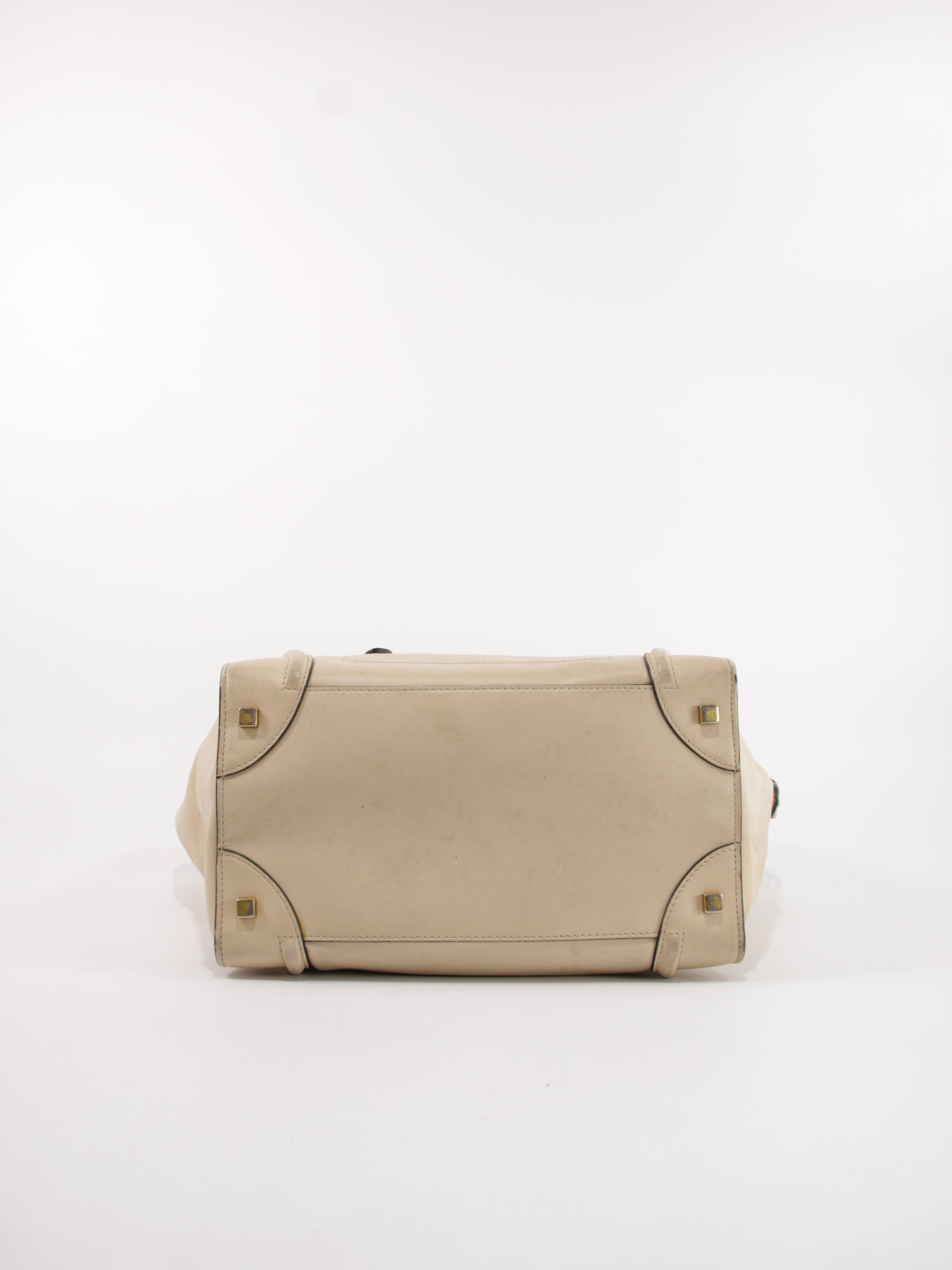 Medium Luggage