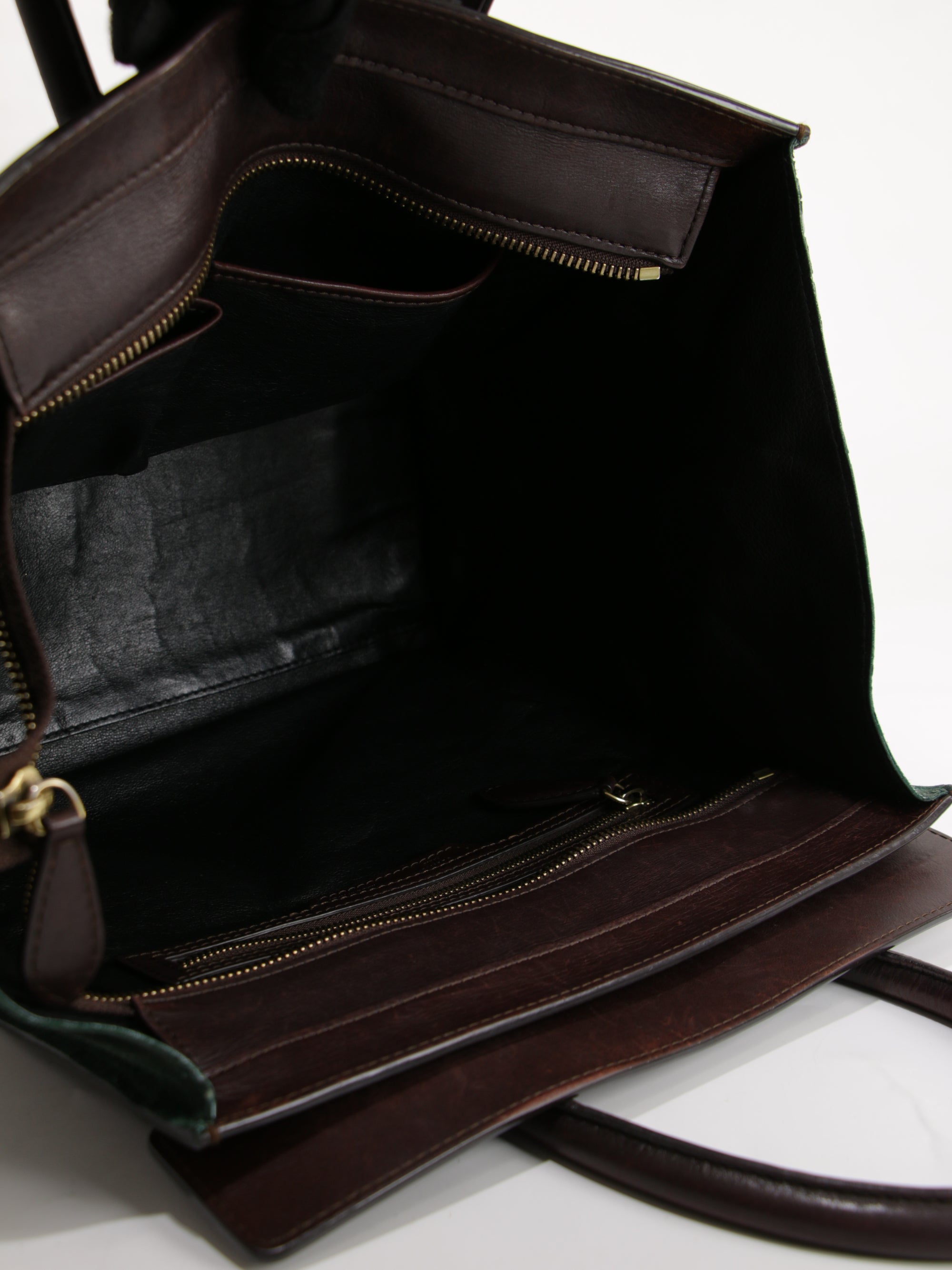 Medium luggage