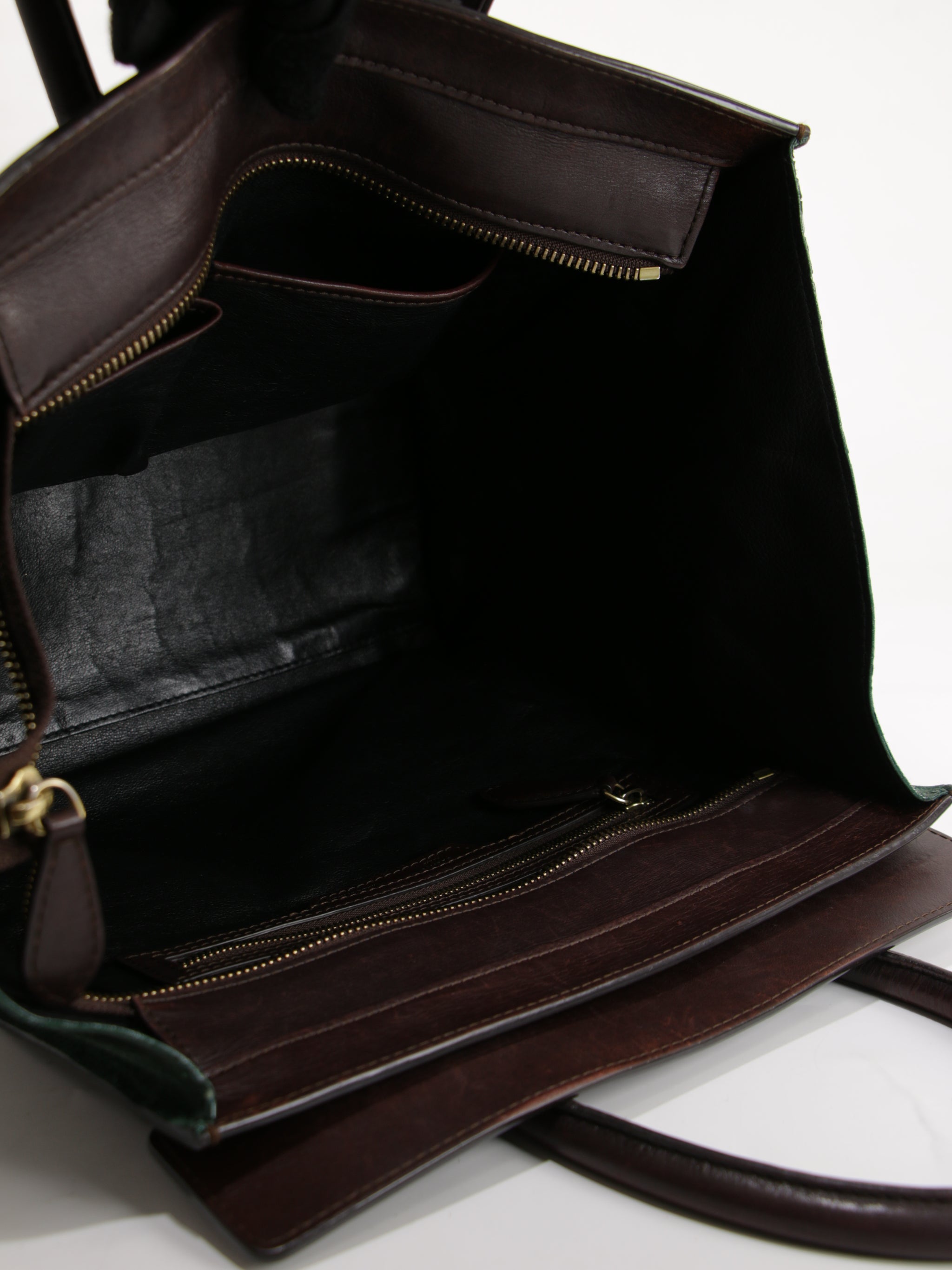 Medium luggage