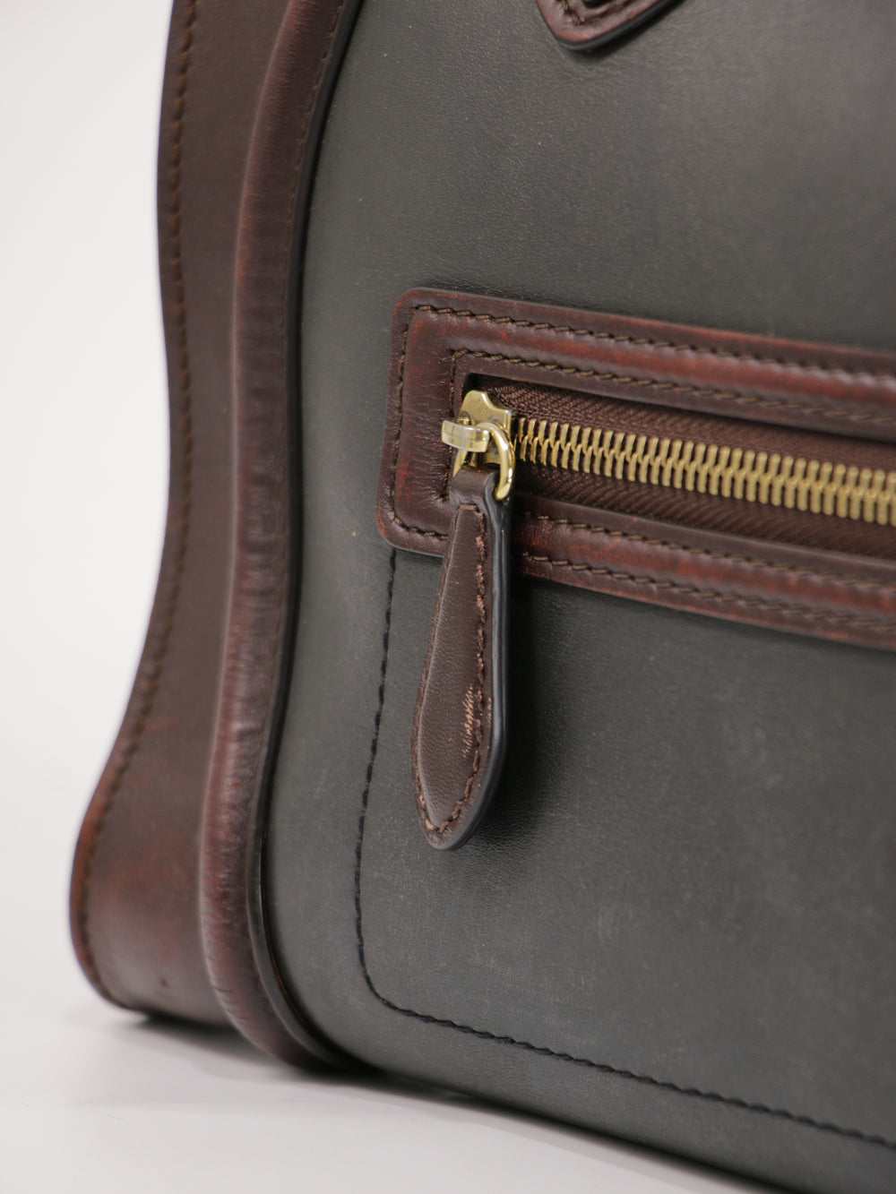 Medium luggage