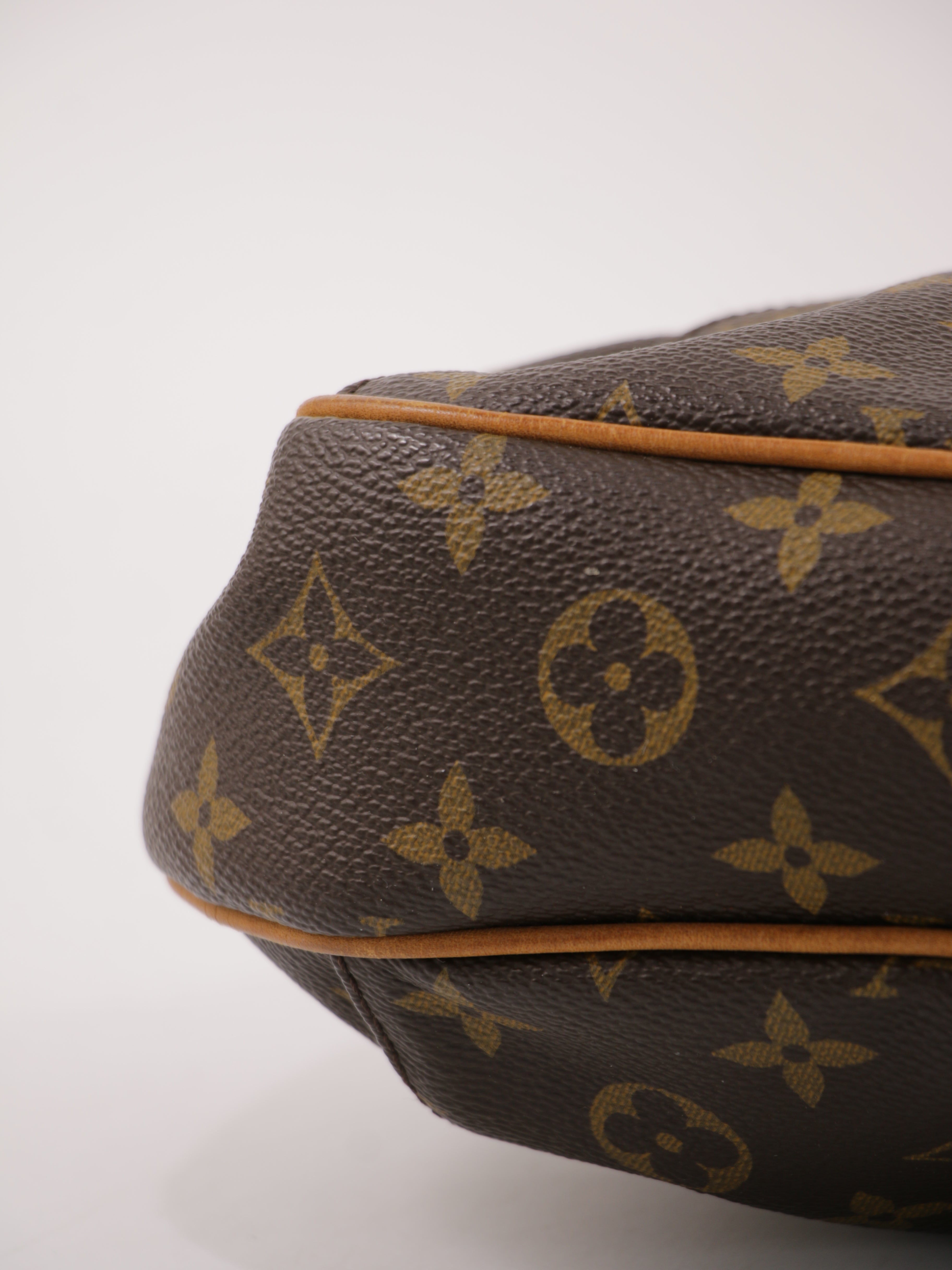 Louis Vuitton Thames MM