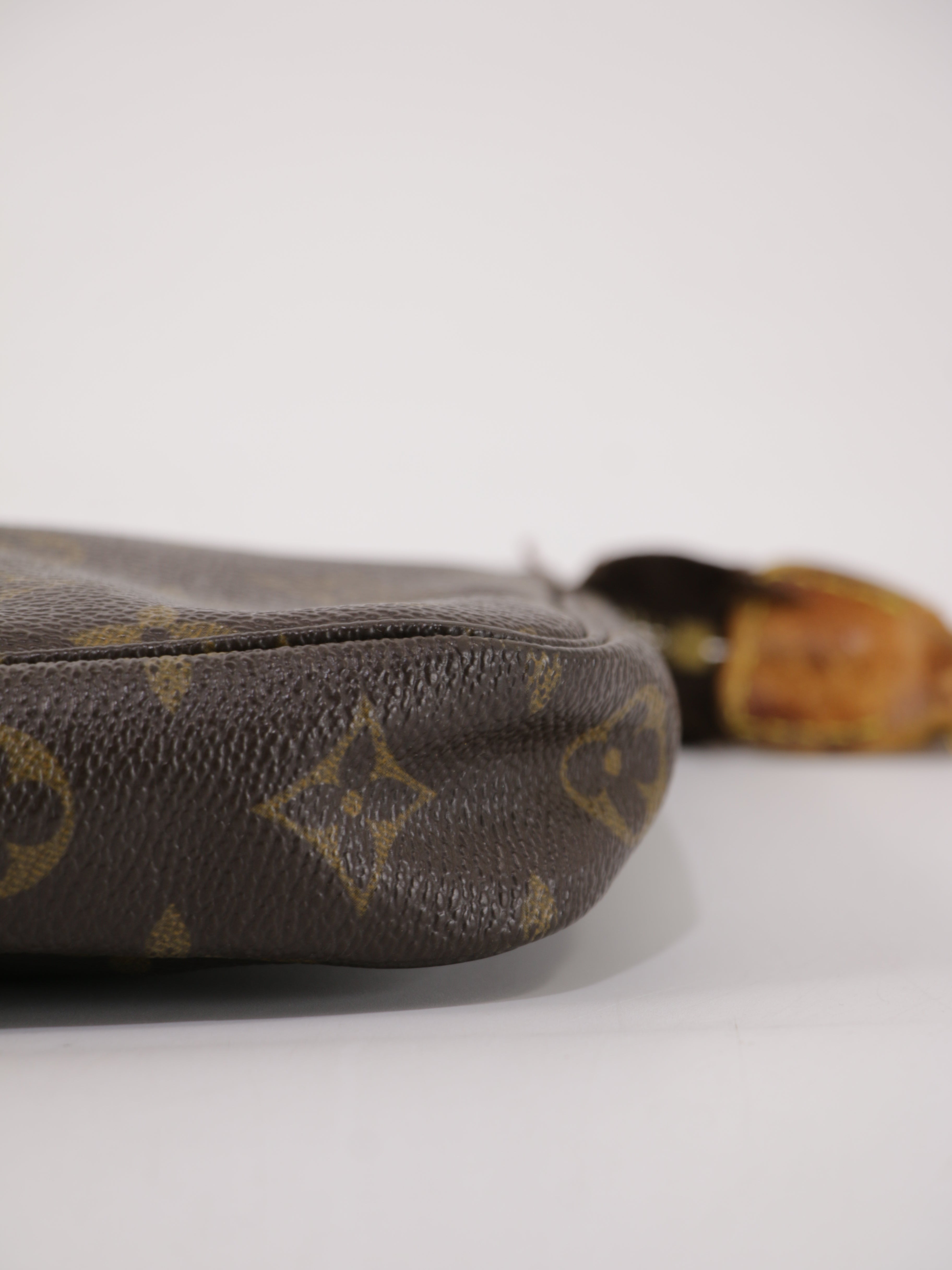 Louis Vuitton Accessories Pochette