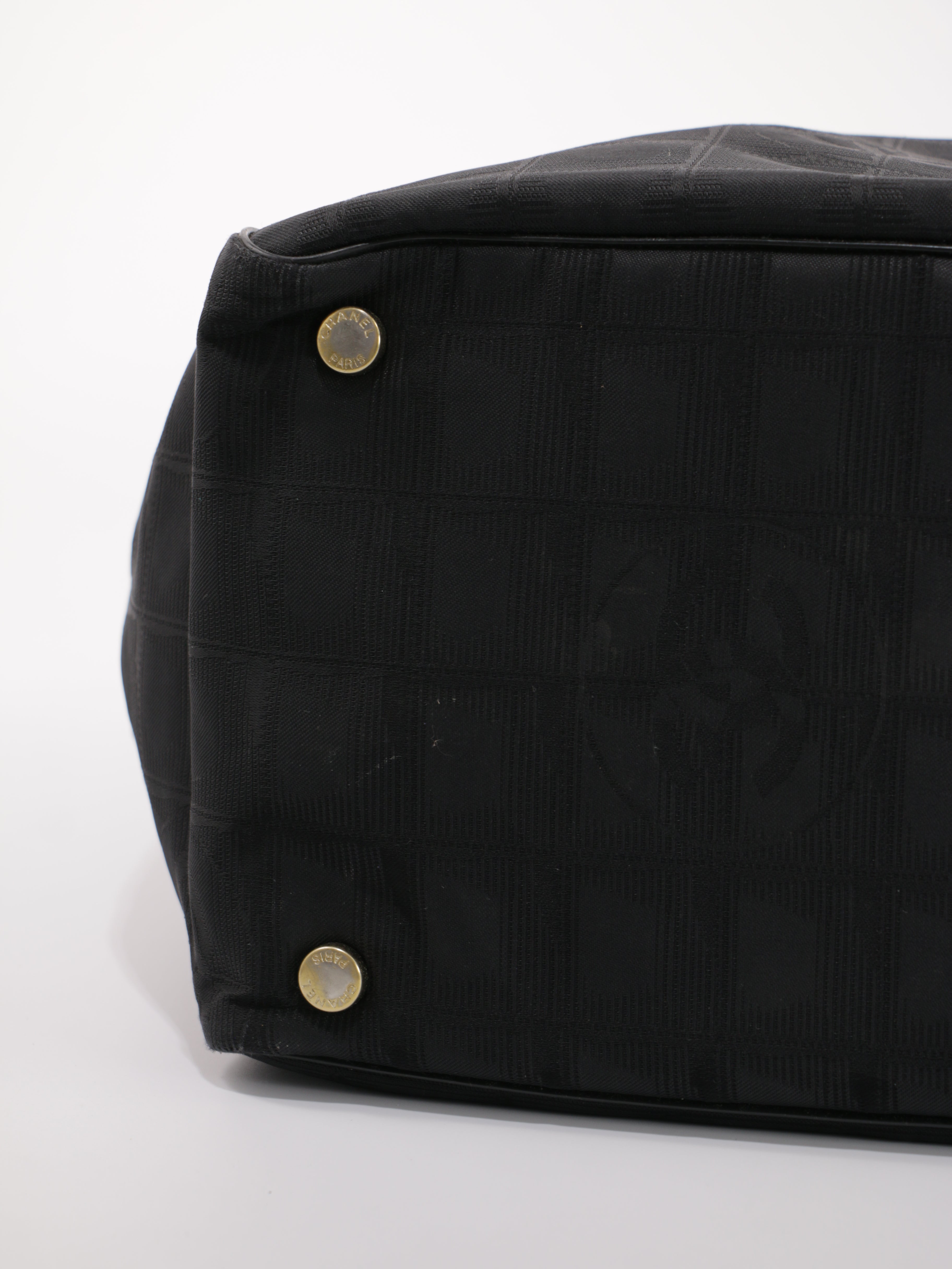 Medium New Travel Line Tote