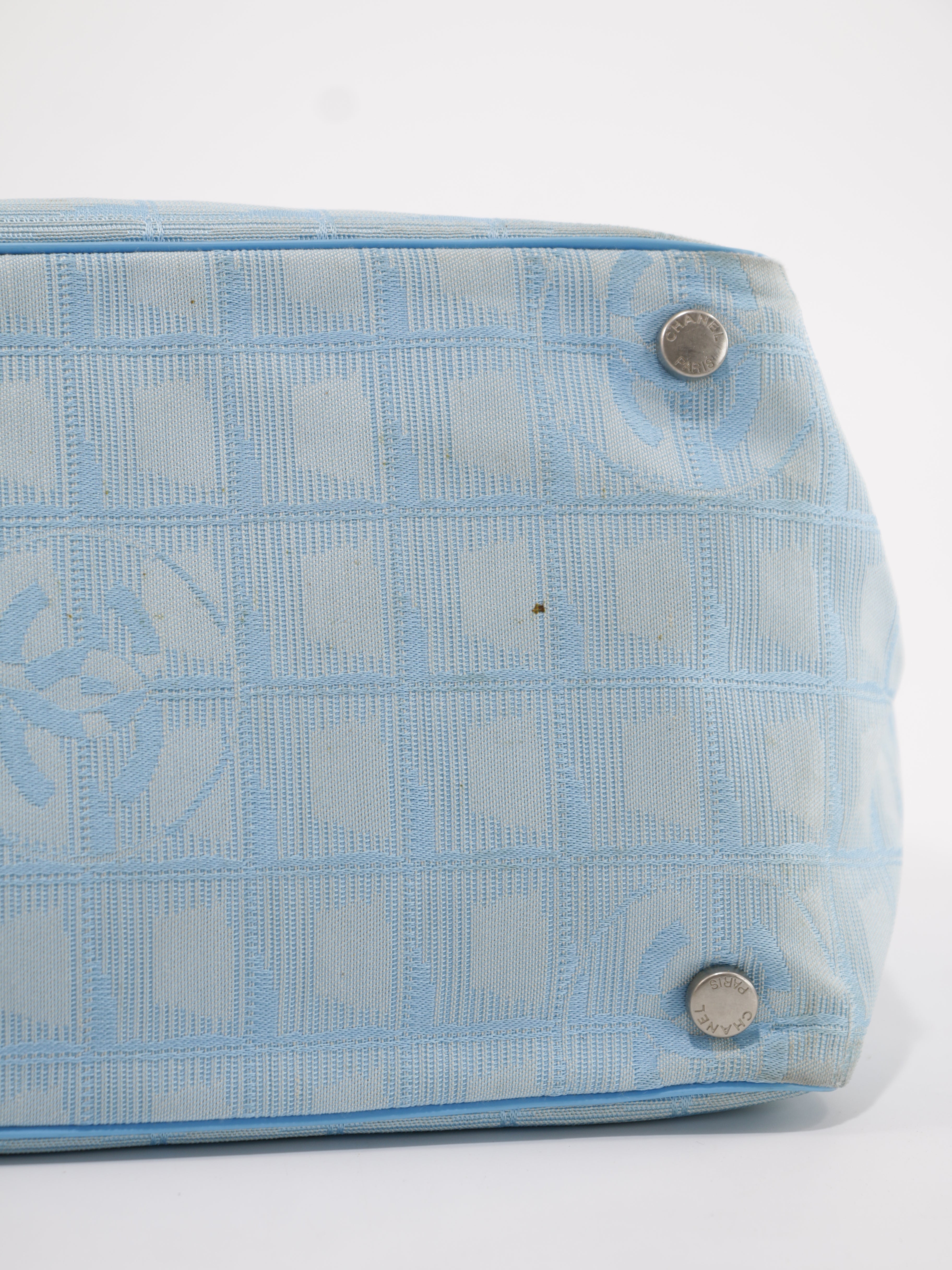 Medium New Travel Line Tote