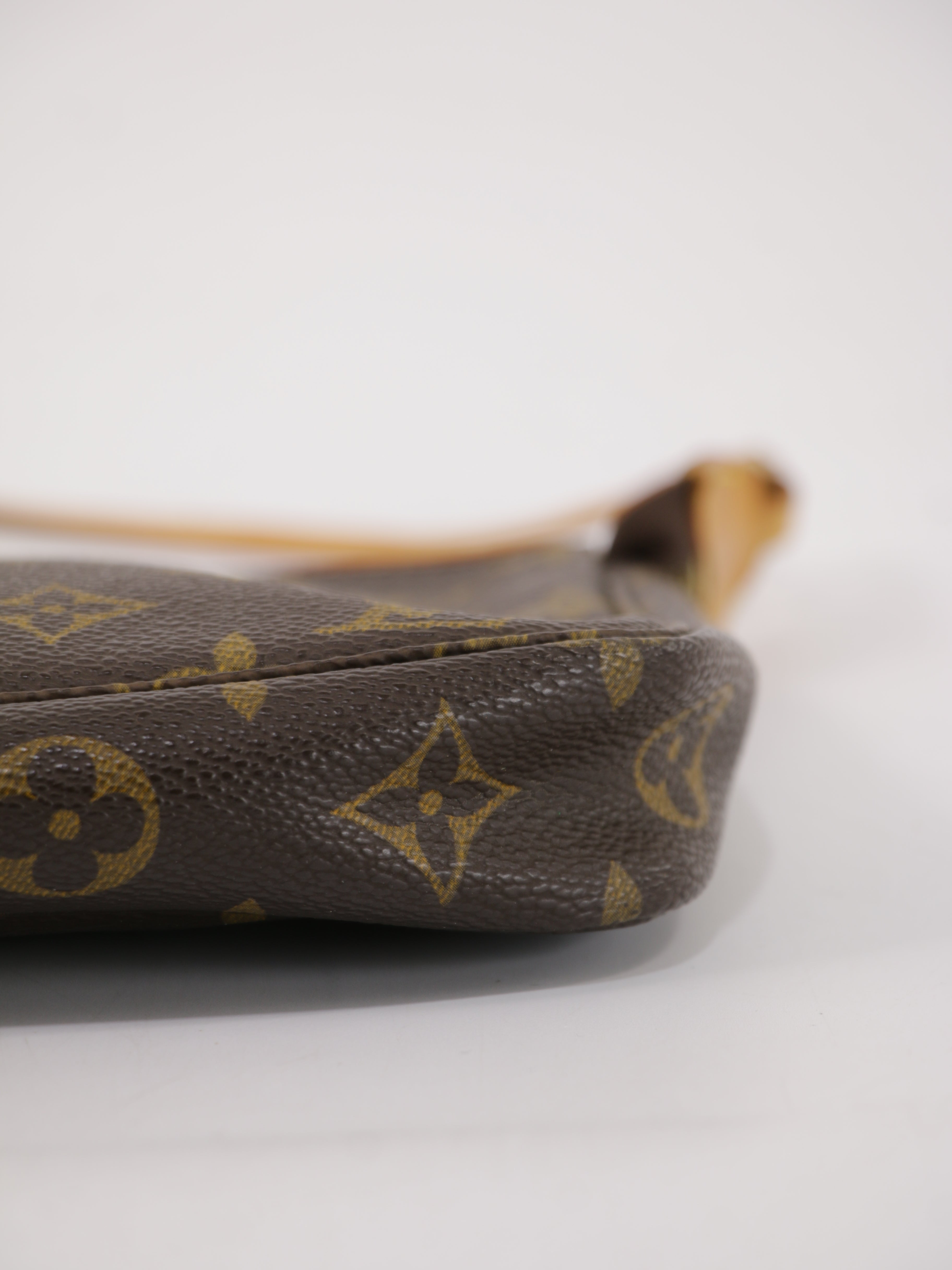 Louis Vuitton Accessories Pochette
