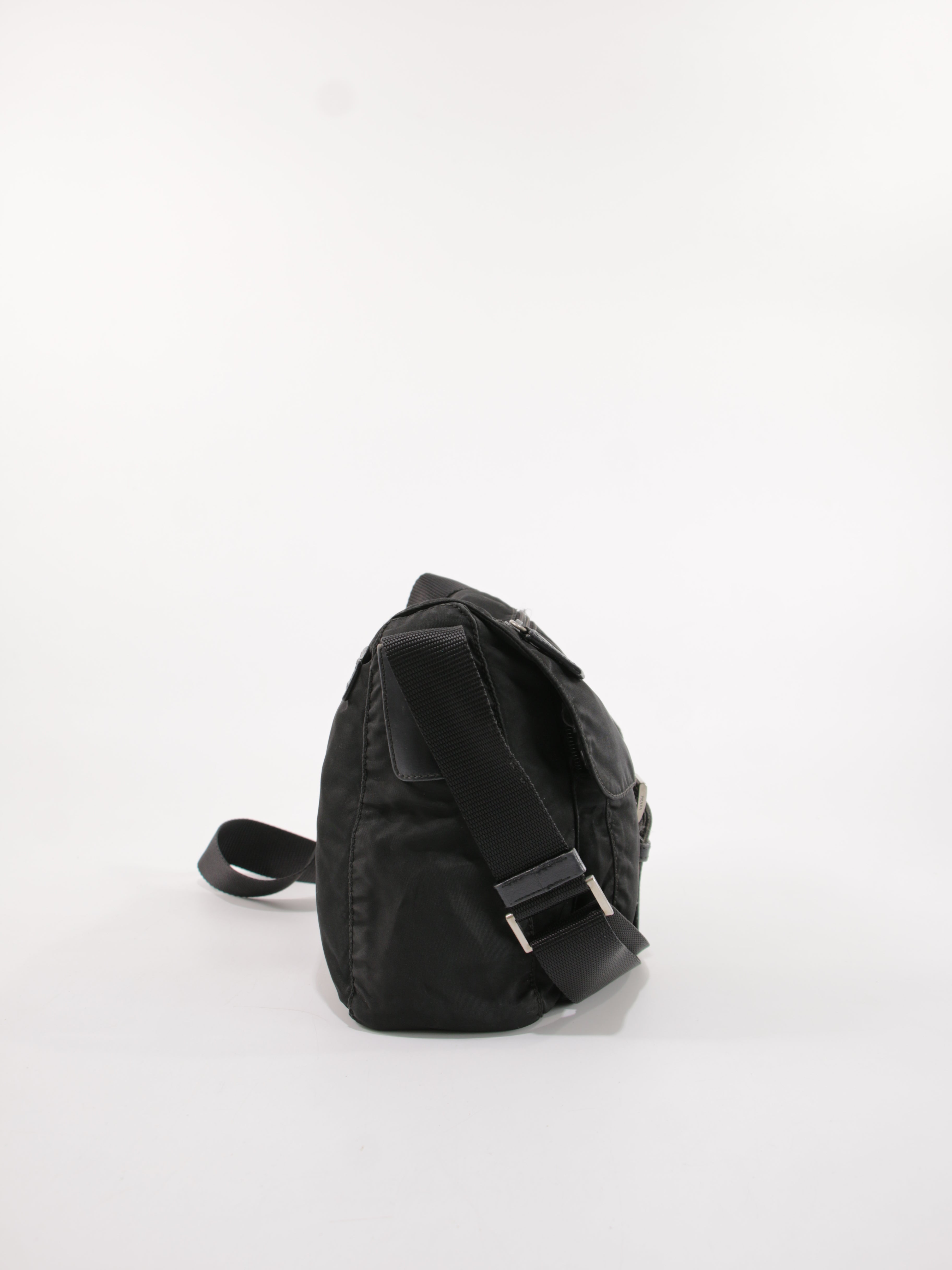 Single Buckle Messenger