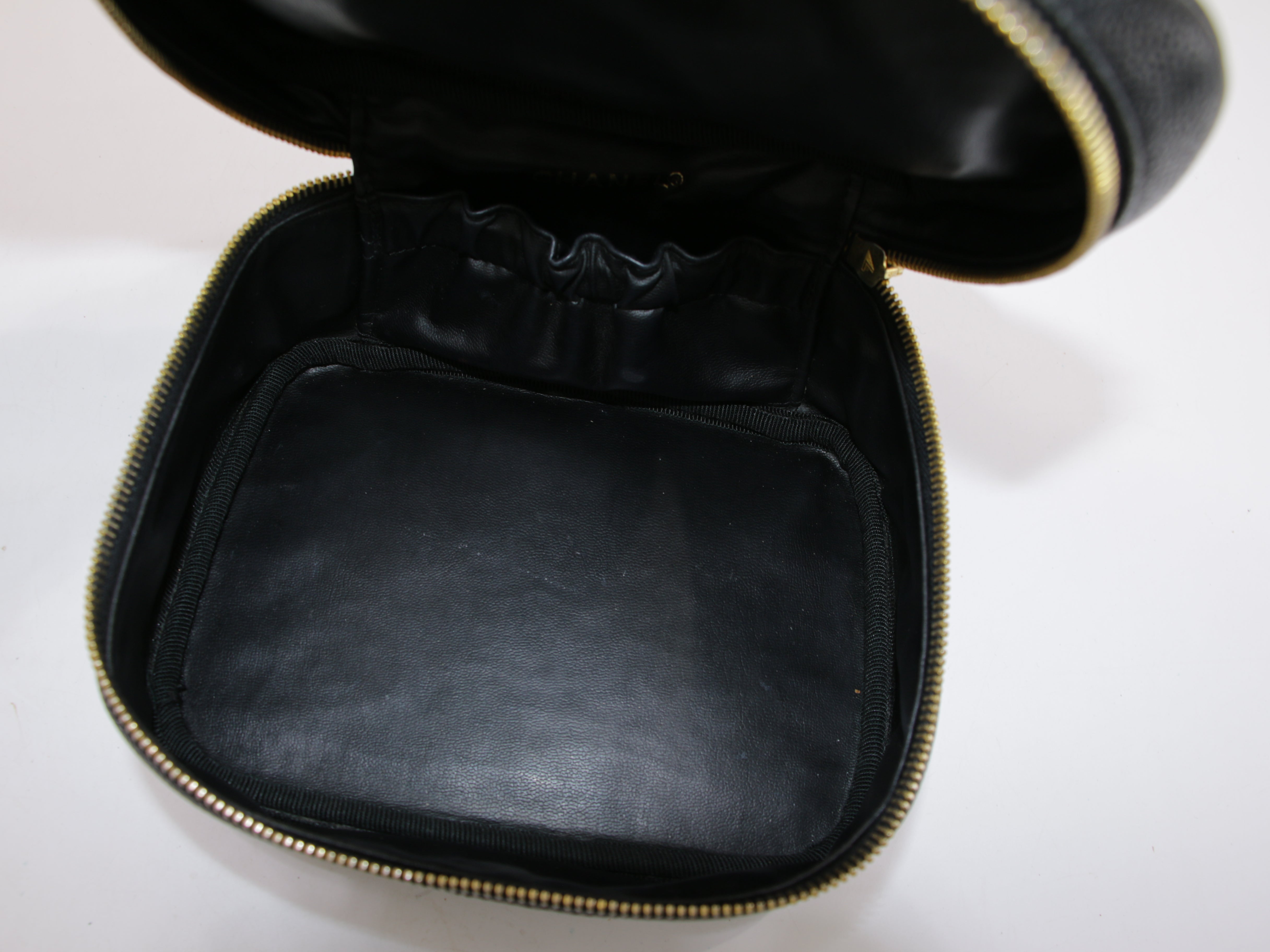 Cosmetic pouch
