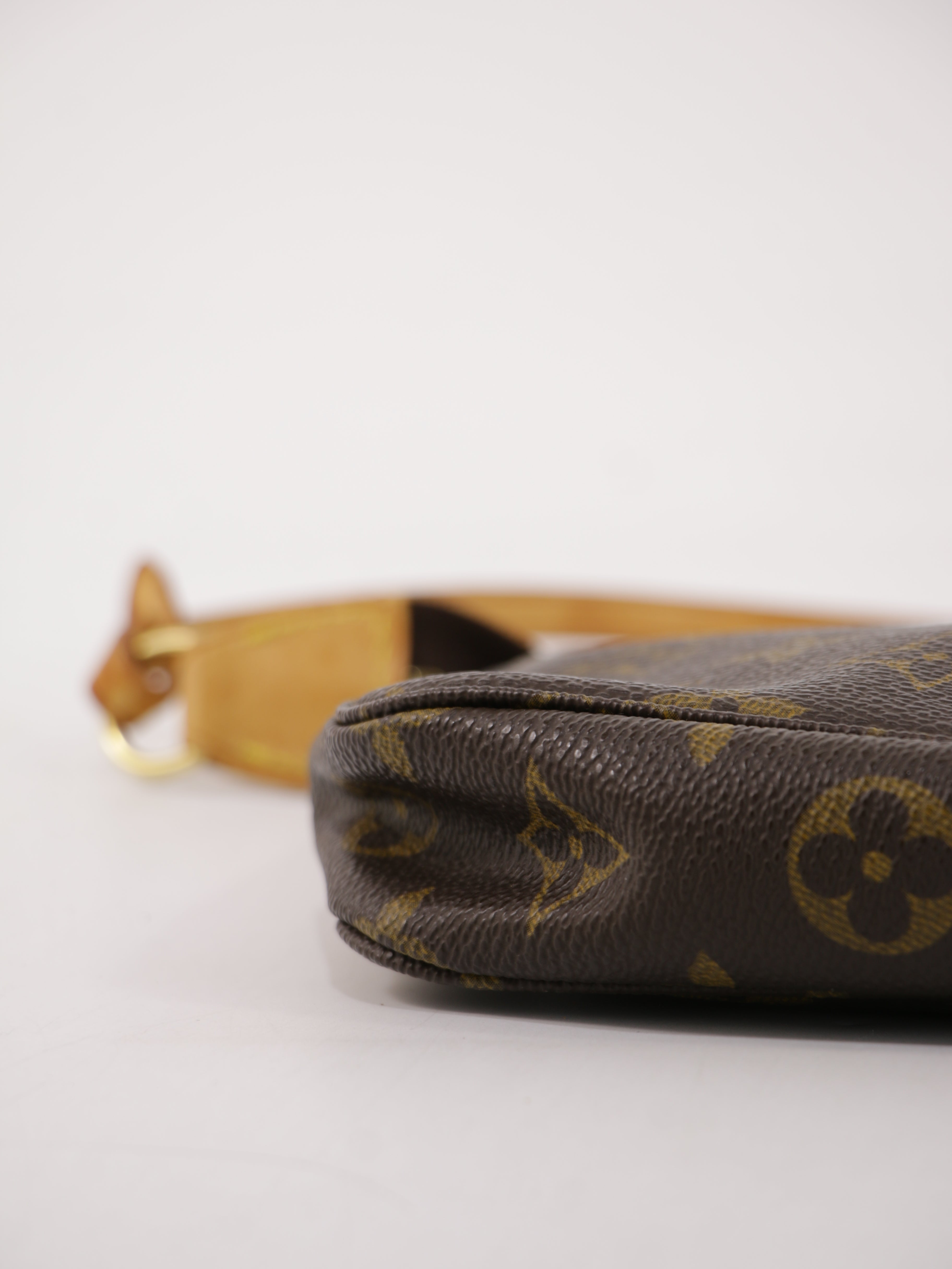 Louis Vuitton Accessories Pochette