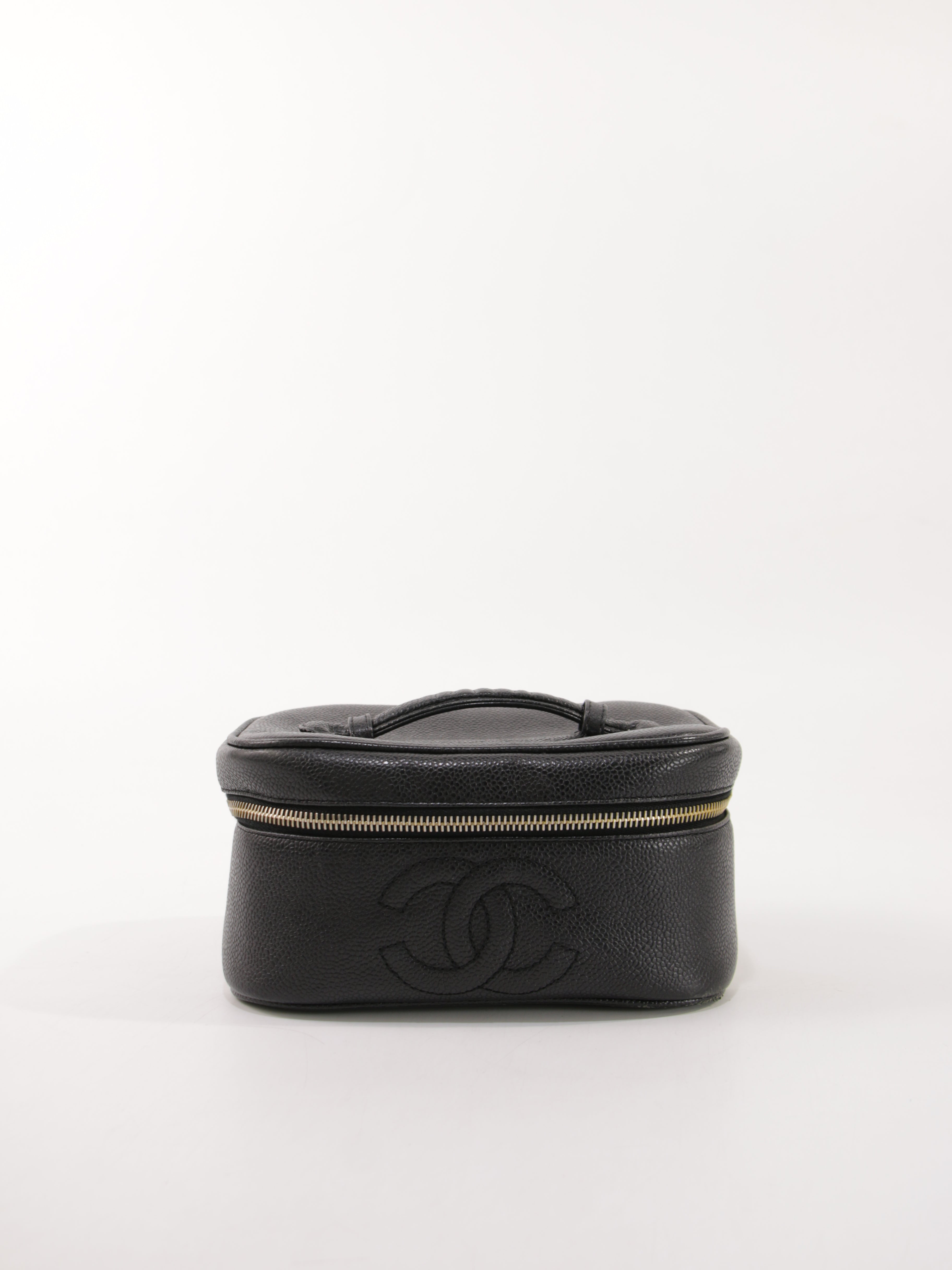 Cosmetic pouch