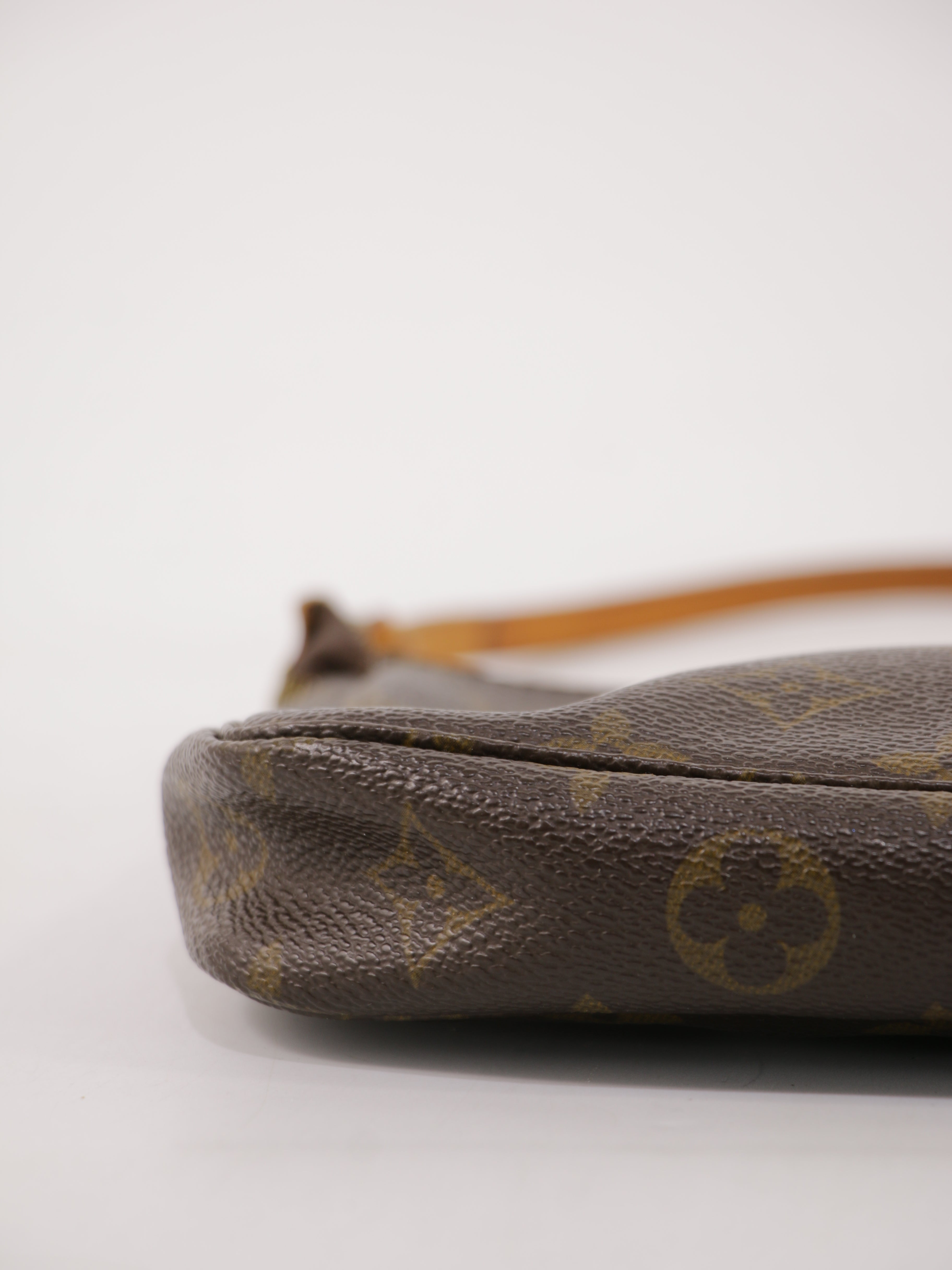 Louis Vuitton Accessories Pochette
