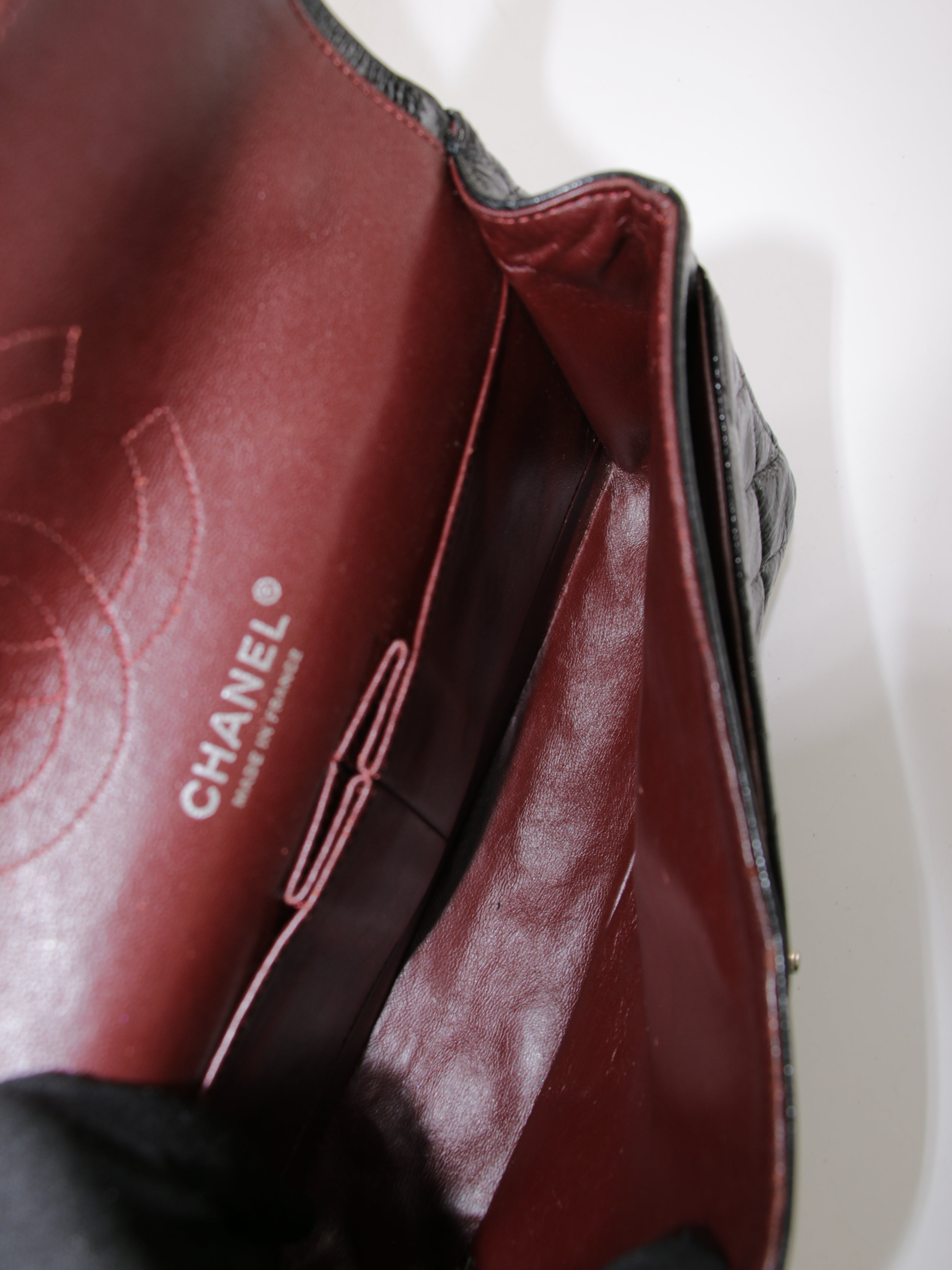 Medium Classic Flap