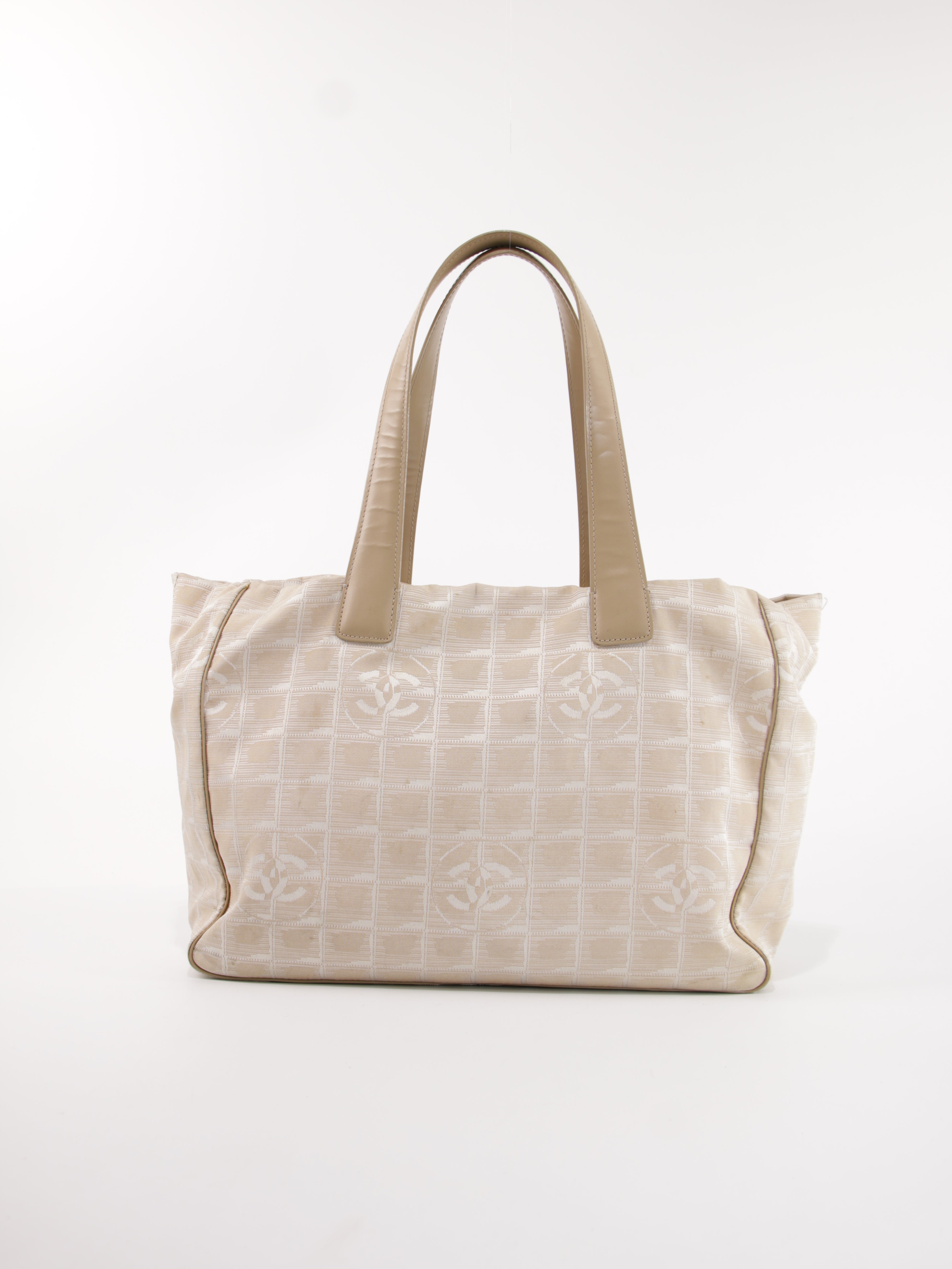 Medium New Travel Line Tote