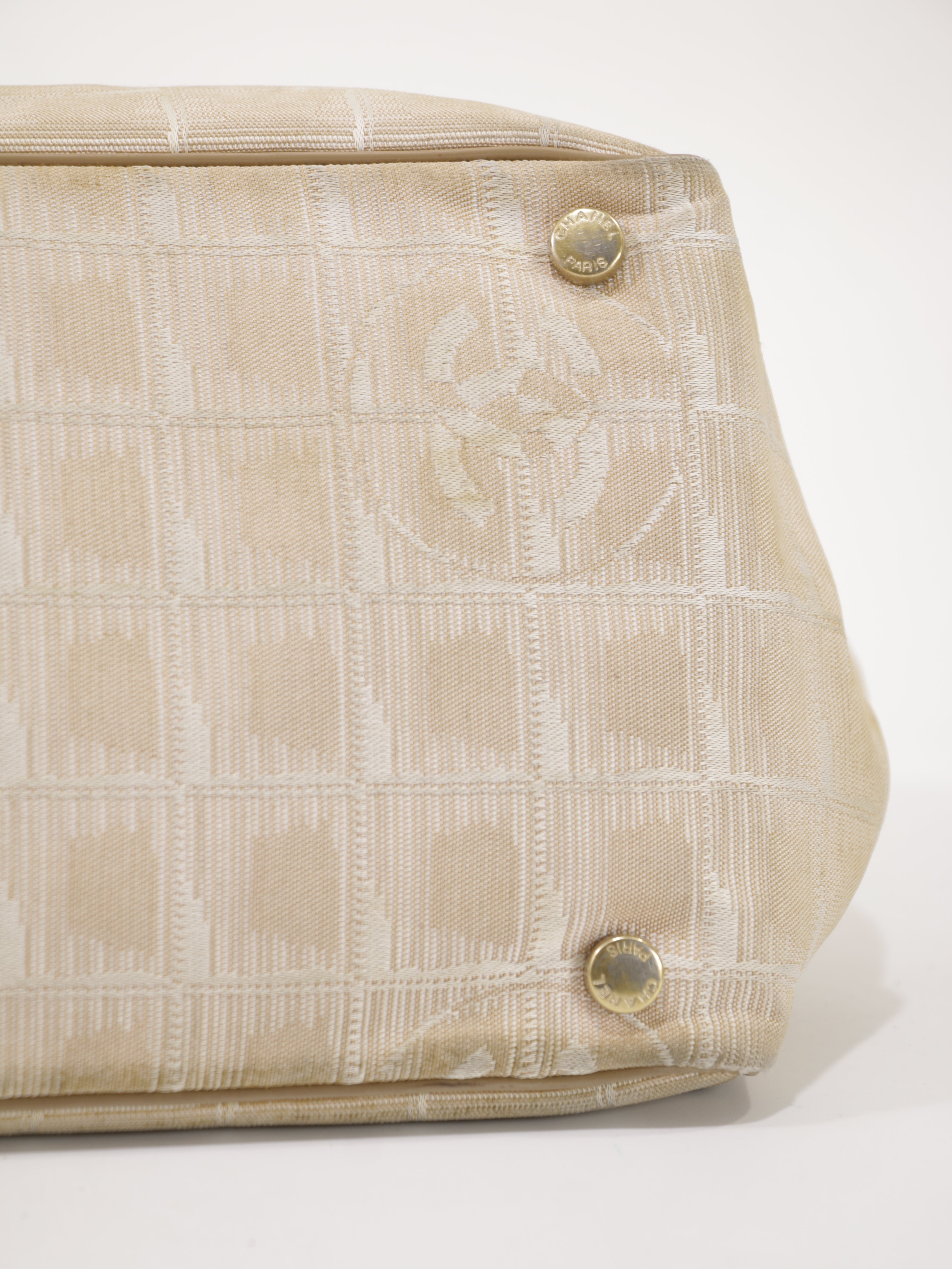 Medium New Travel Line Tote