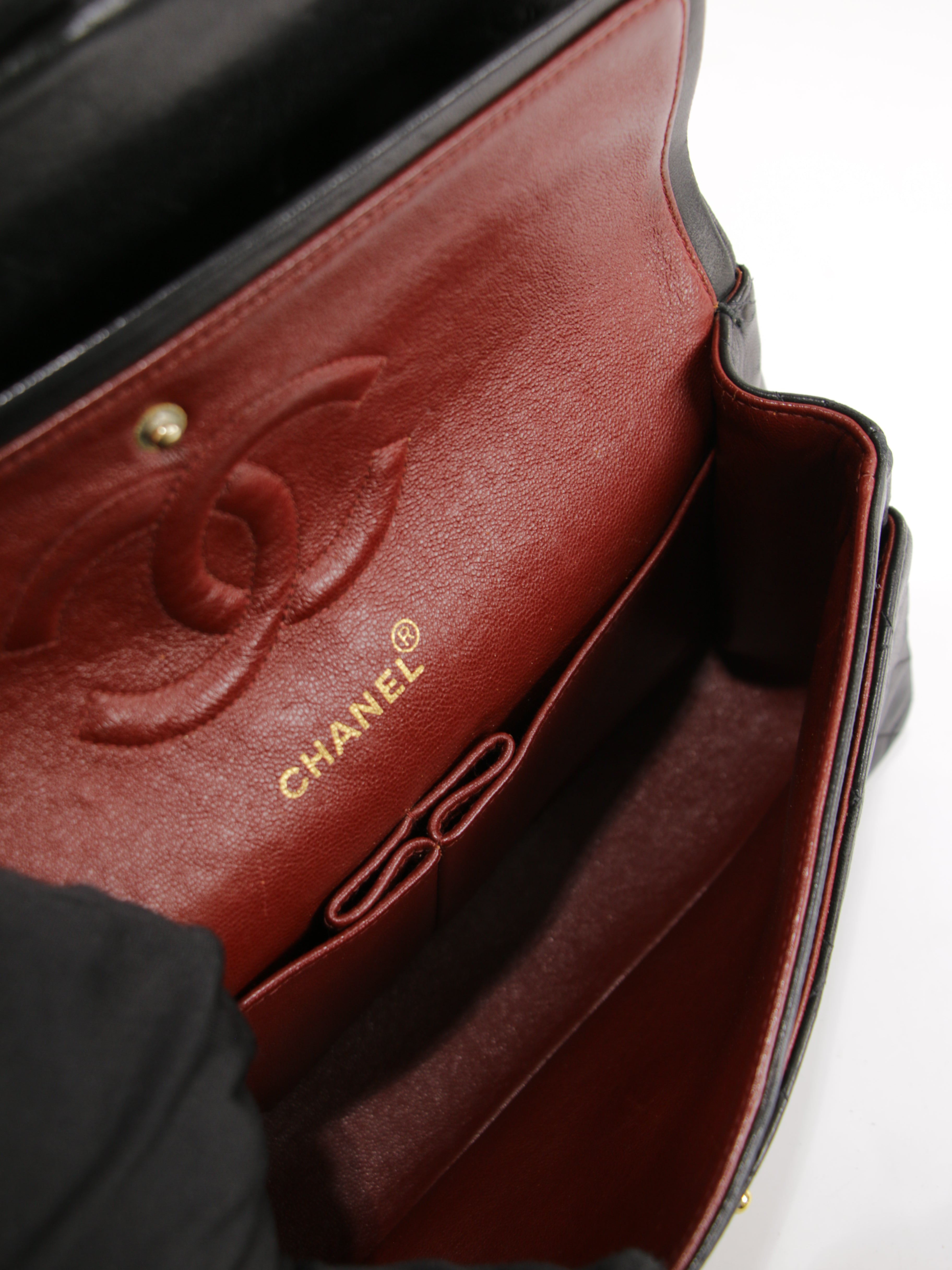 #132 Medium Classic Flap