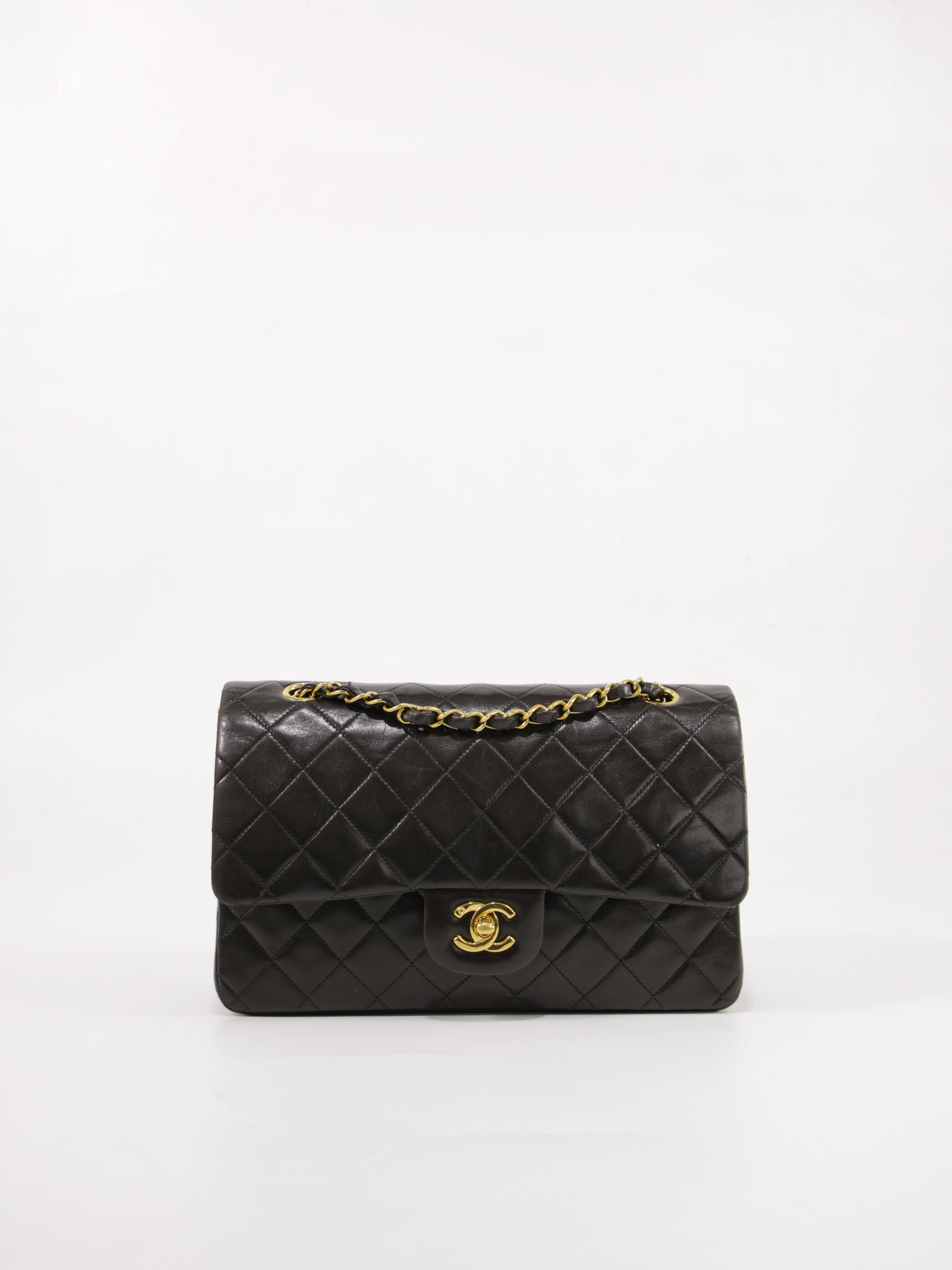 Medium Classic Flap