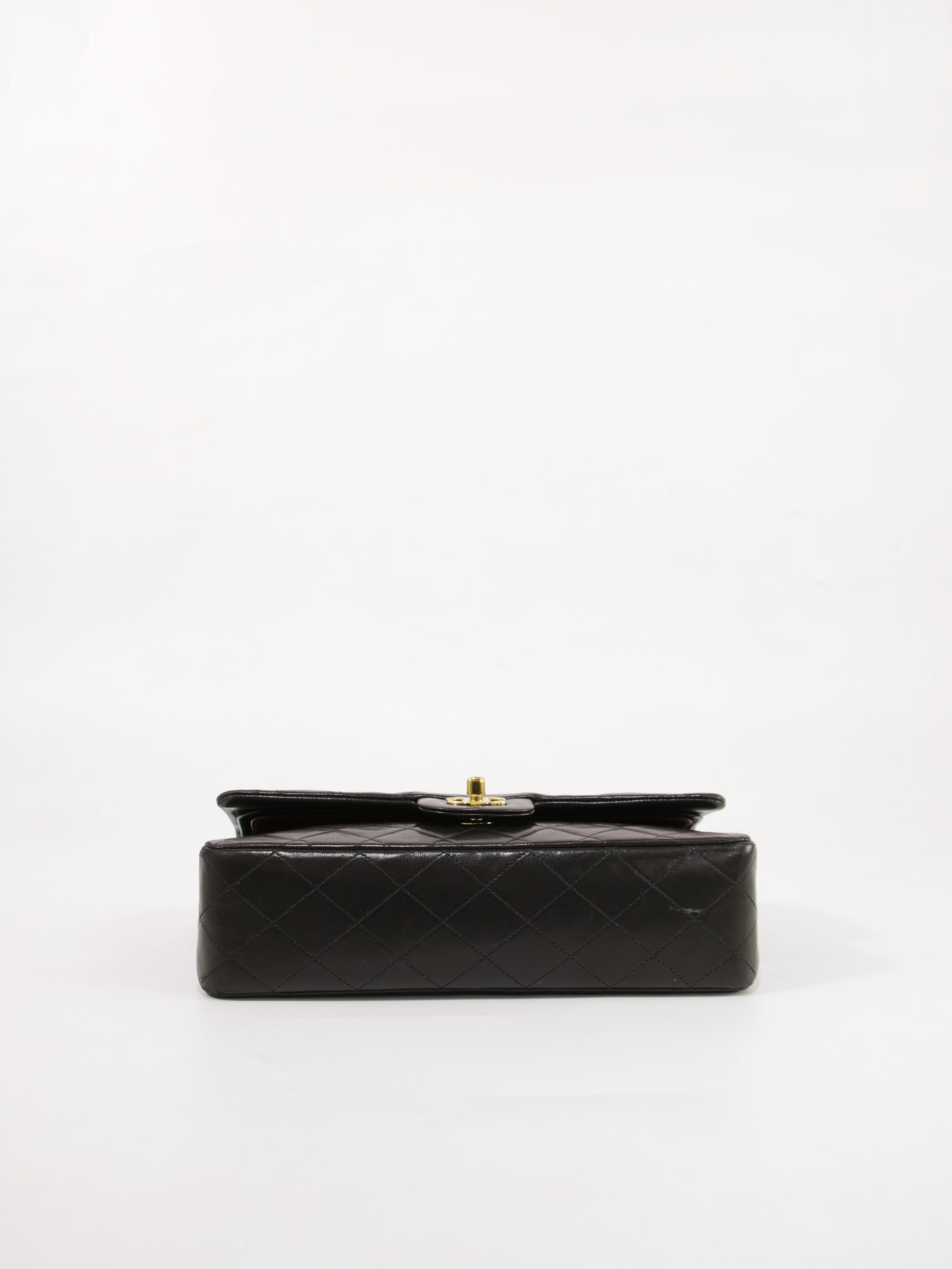 Medium Classic Flap