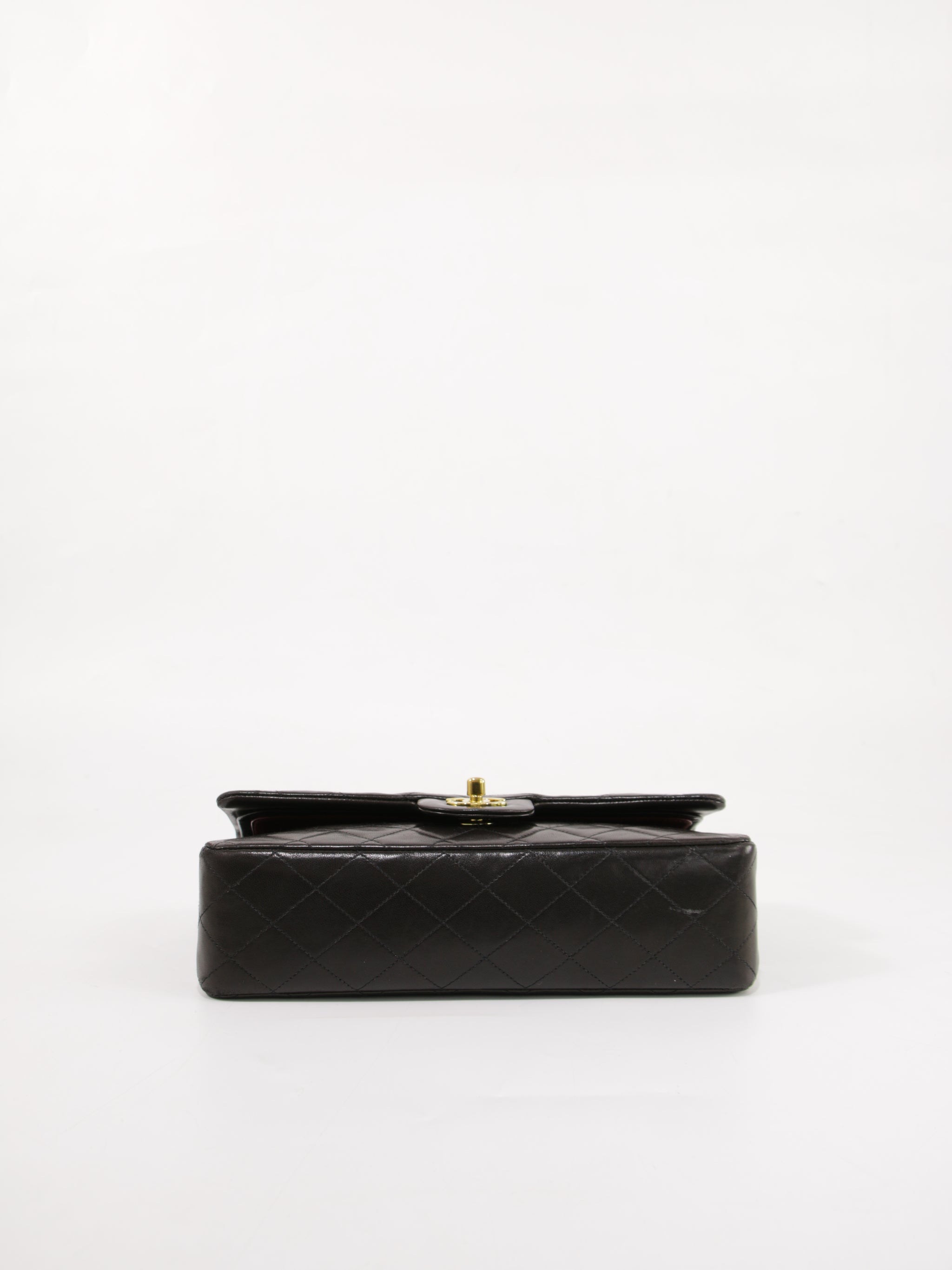 Medium Classic Flap