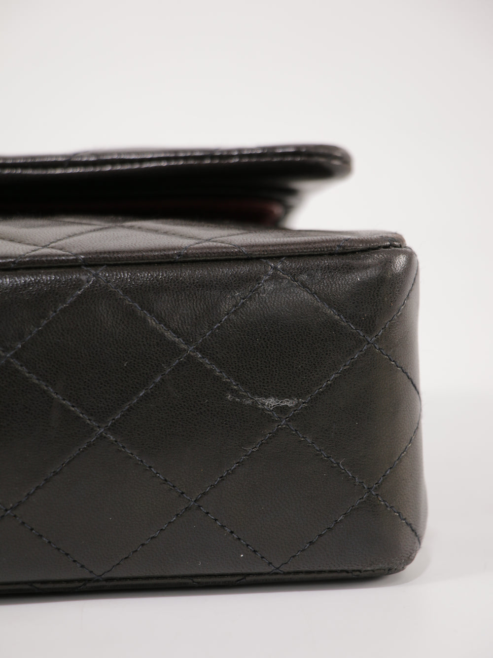 Medium Classic Flap