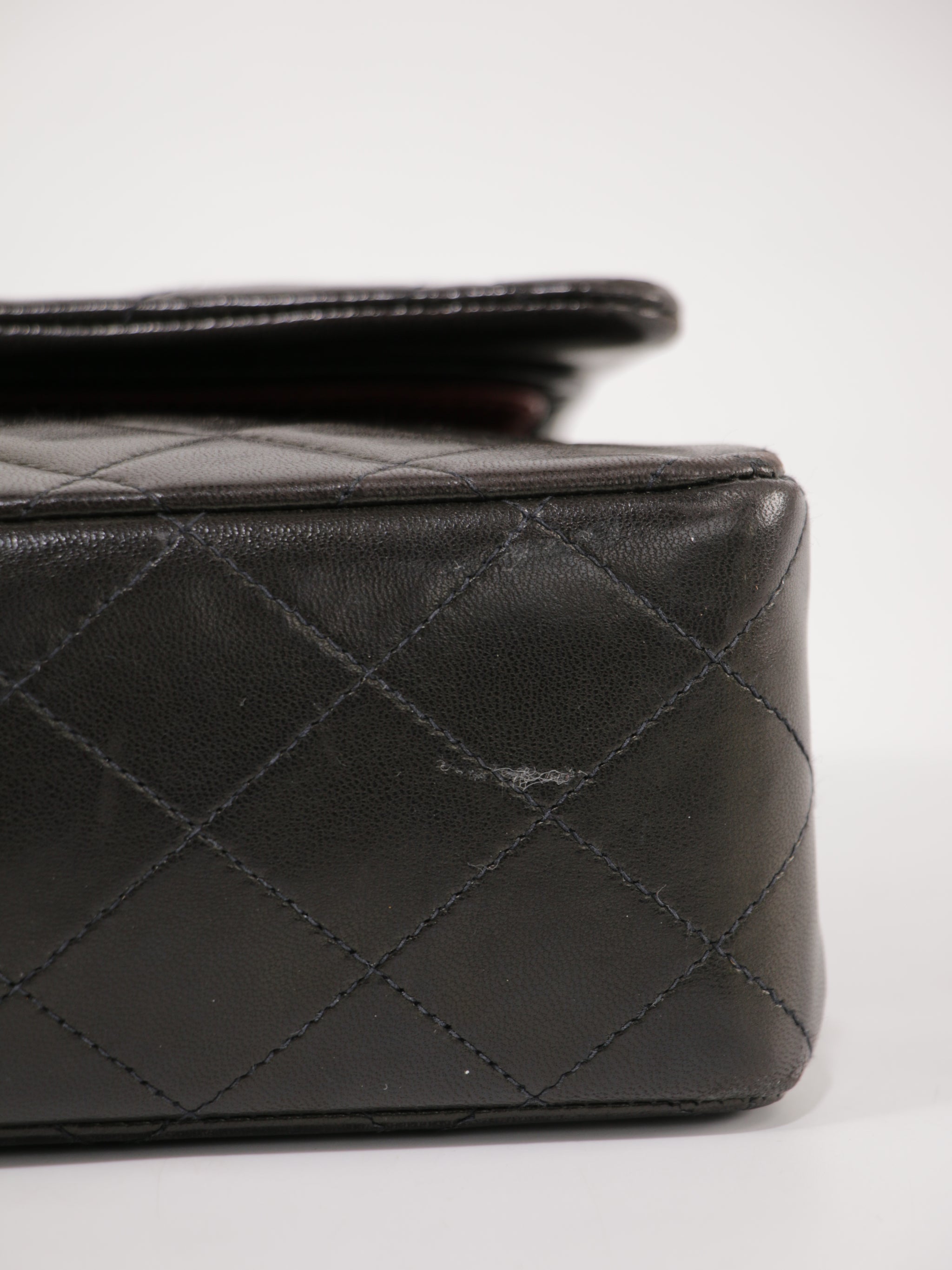 Medium Classic Flap